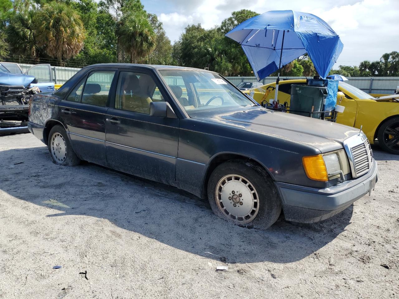 1990 Mercedes-benz 300 E Синий vin: WDBEA30D8LB157712