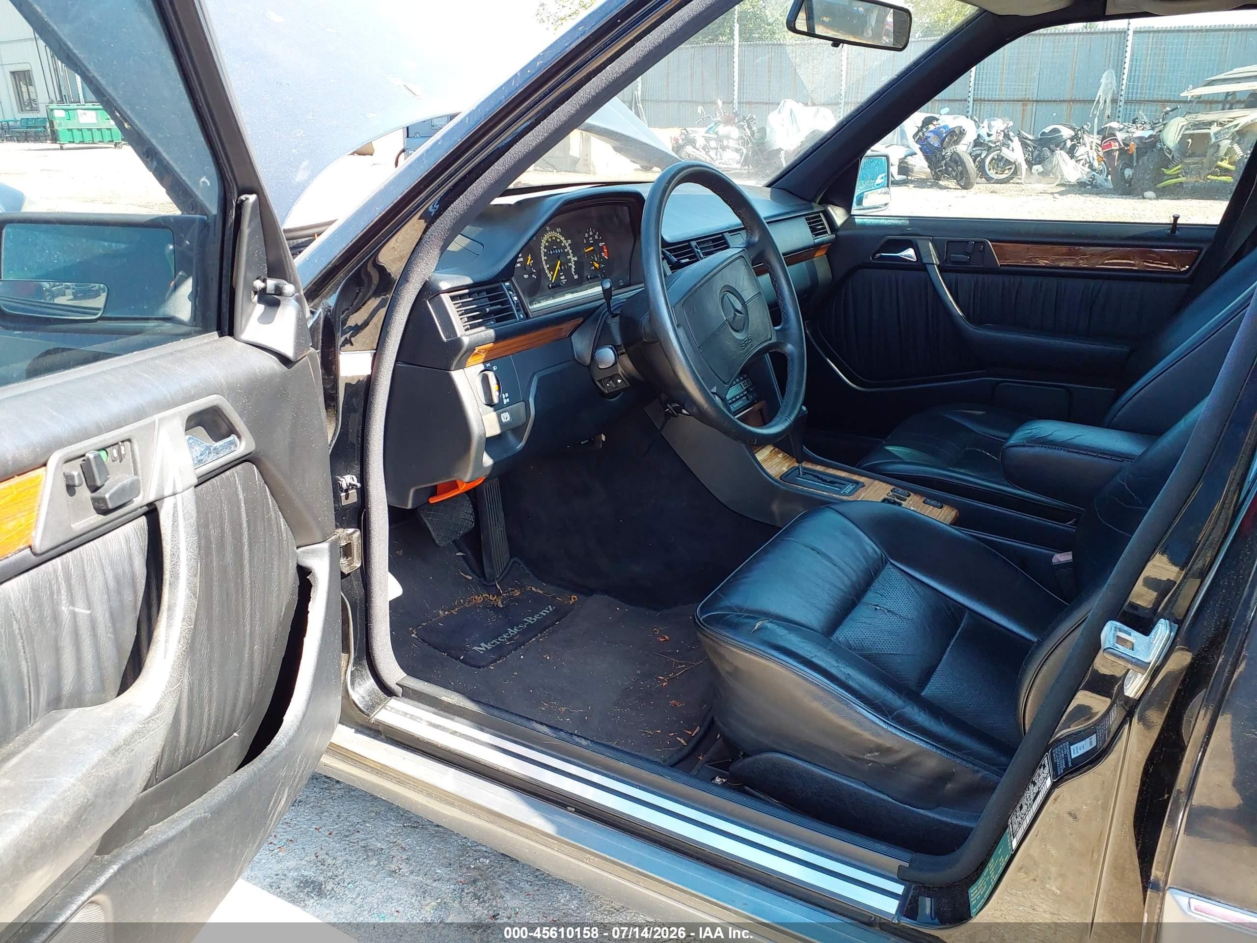 1991 Mercedes-benz 300 E Black vin: WDBEA30D8MB290777