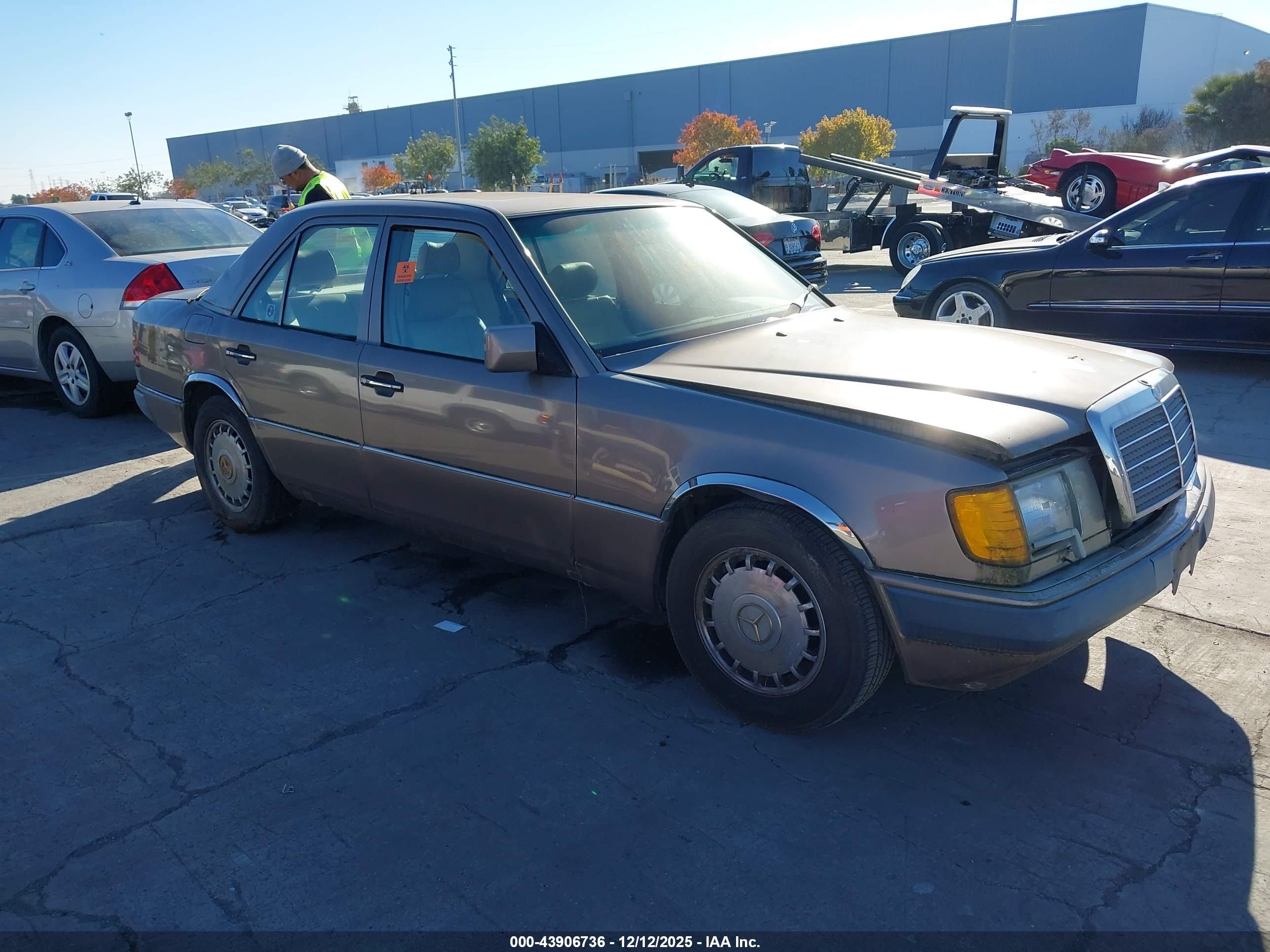 1991 Mercedes-benz 300 E Brown vin: WDBEA30D8MB297664