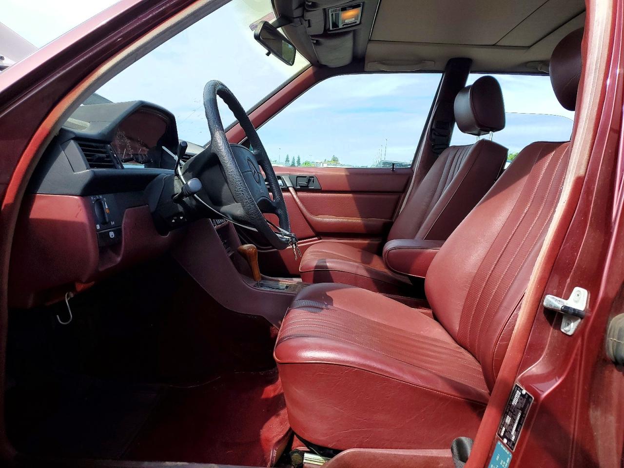 1986 Mercedes-benz 300 E Burgundy vin: WDBEA30D9GA235751