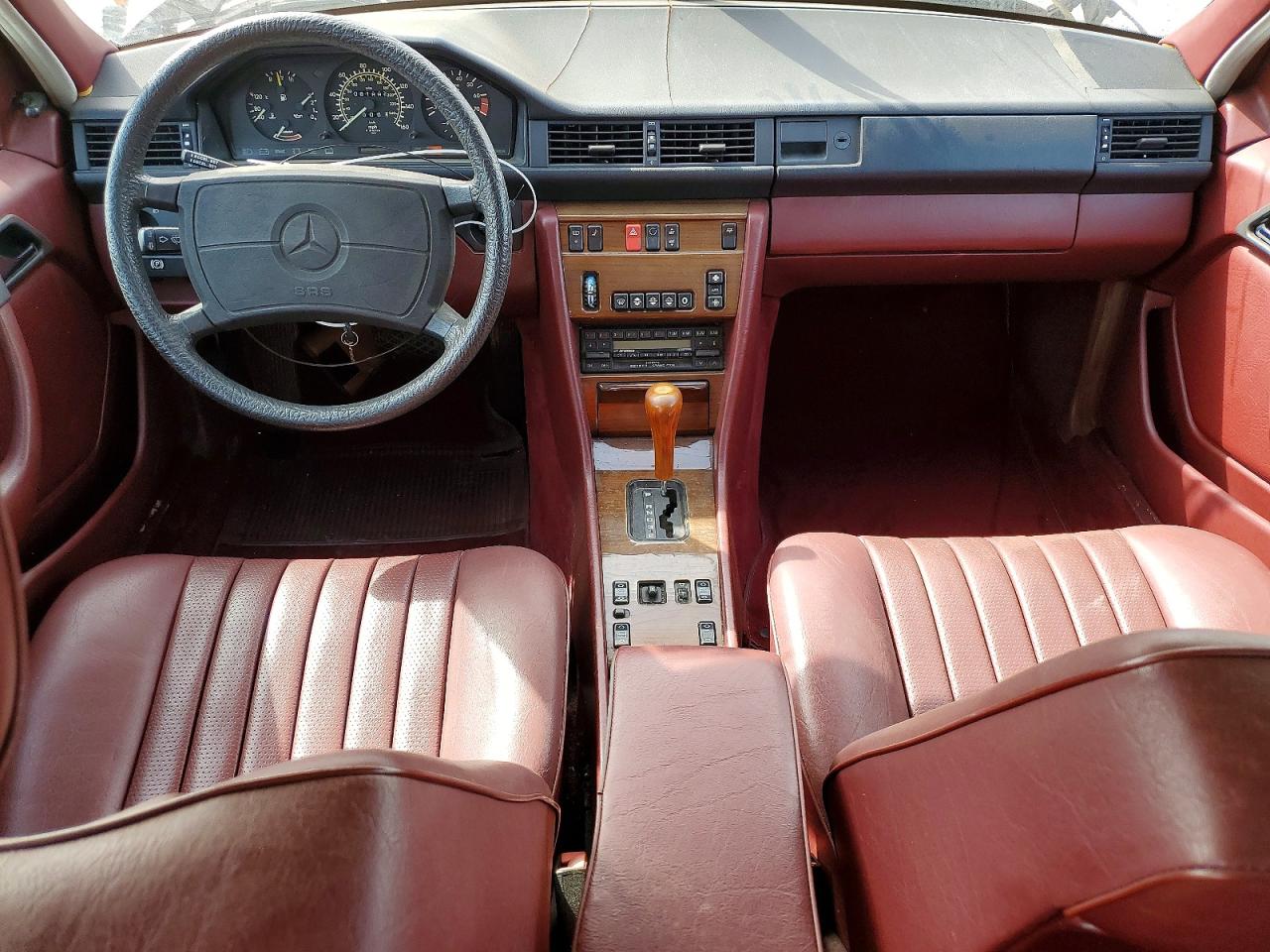 1986 Mercedes-benz 300 E Burgundy vin: WDBEA30D9GA235751