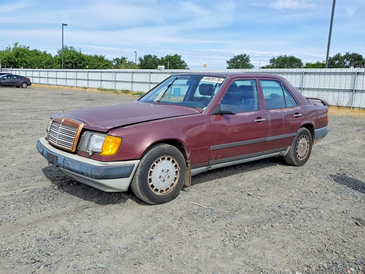 1986 Mercedes-benz 300 E Burgundy vin: WDBEA30D9GA235751