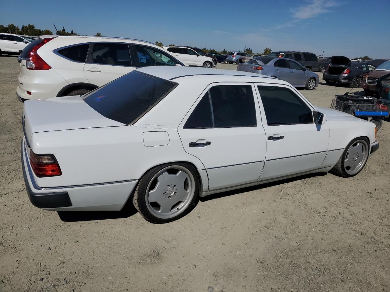 1992 Mercedes-benz 300 E White vin: WDBEA30D9NB761465