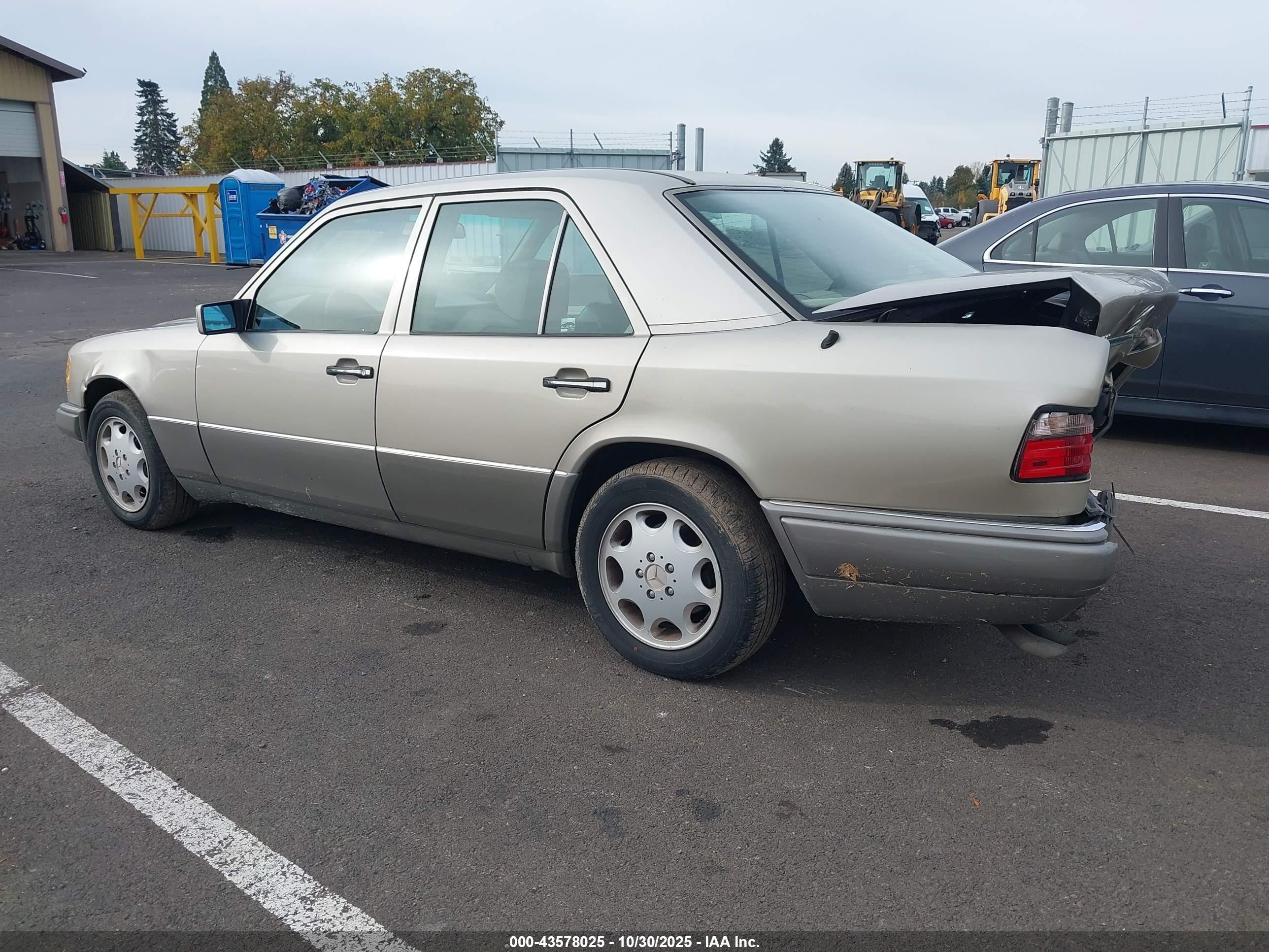 1994 Mercedes-benz E 320 Коричневый vin: WDBEA32E0RC134983