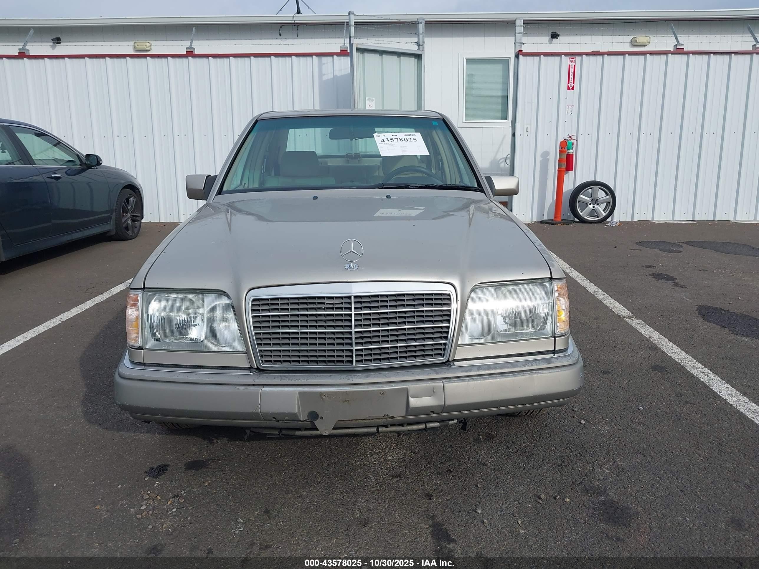 1994 Mercedes-benz E 320 Коричневый vin: WDBEA32E0RC134983