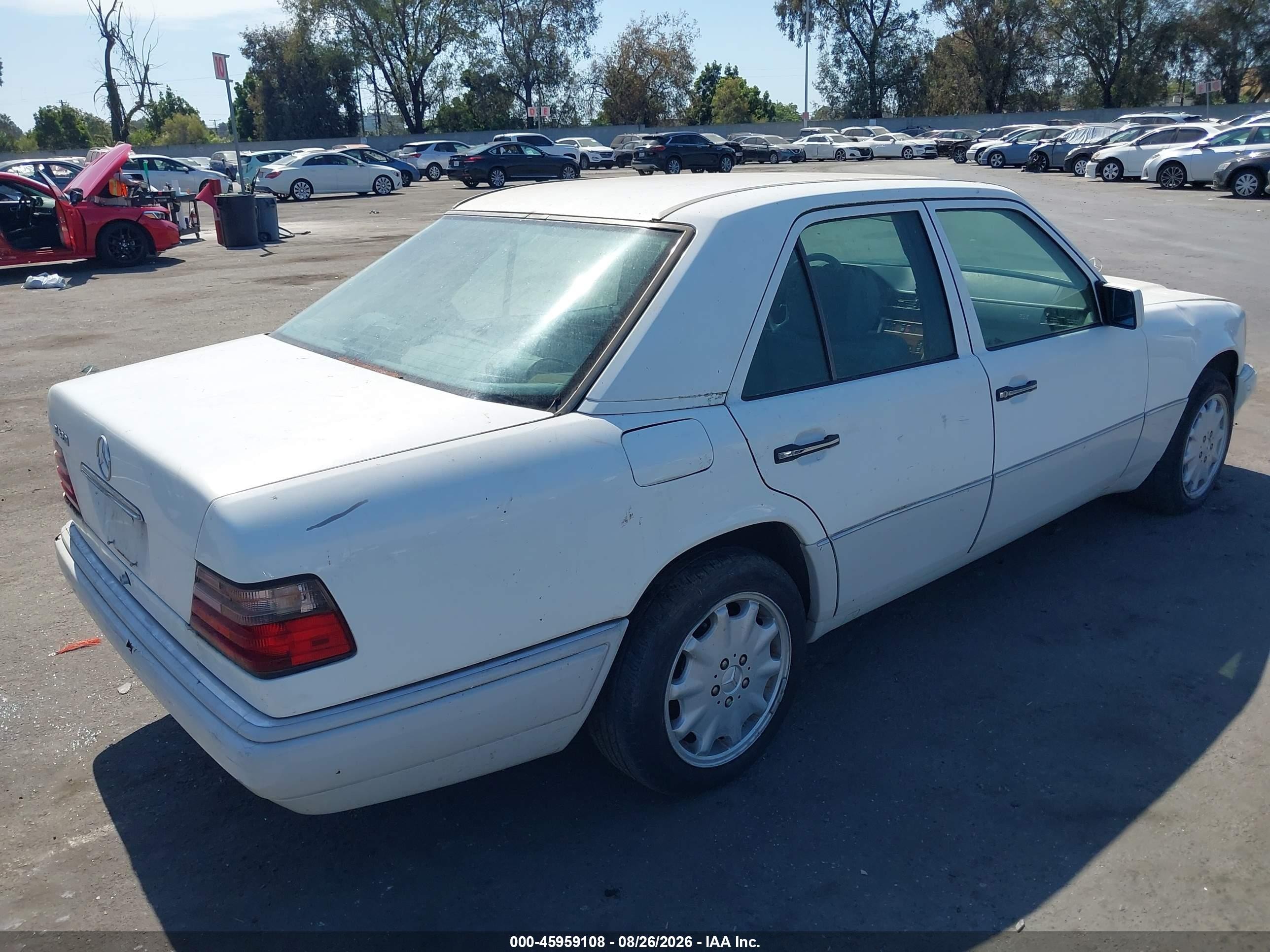 1995 Mercedes-benz E 320 Base/320 Special White vin: WDBEA32E0SC258788