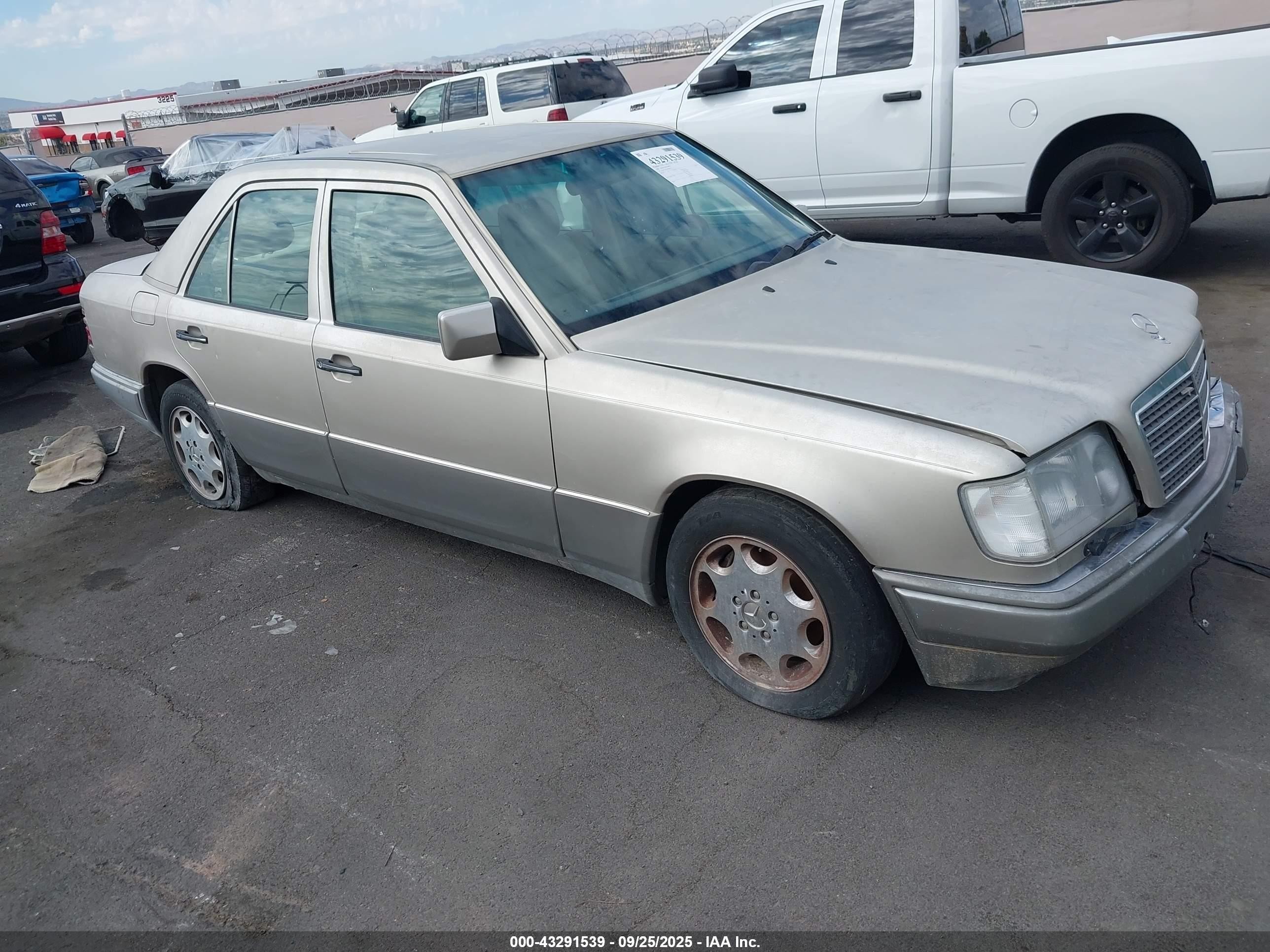 1994 Mercedes-benz E 320 Gold vin: WDBEA32E1RC086524