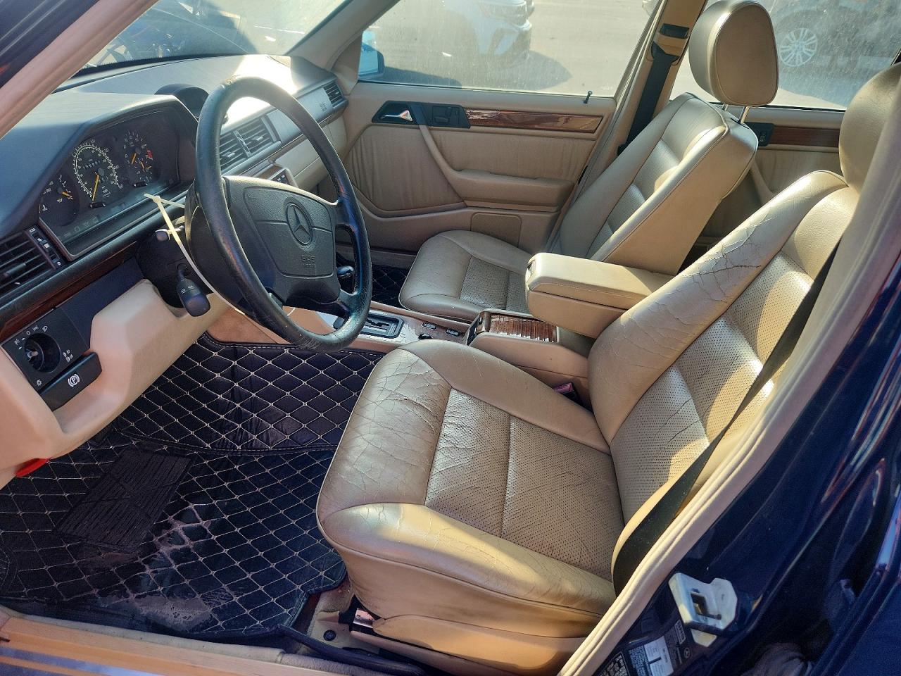 1994 Mercedes-benz E 320 Blue vin: WDBEA32E1RC133440
