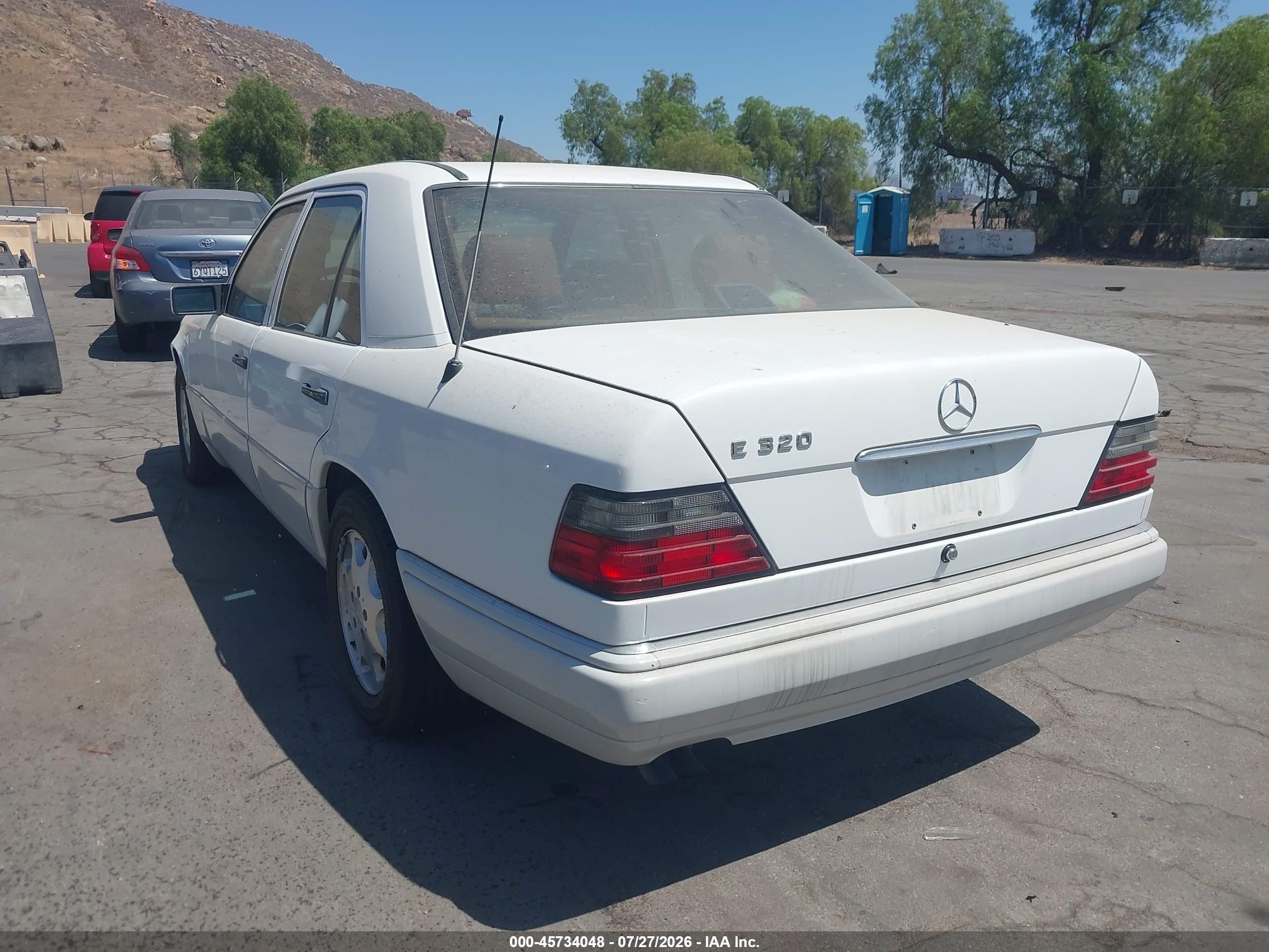 1995 Mercedes-benz E 320 Base/320 Special White vin: WDBEA32E1SC187259