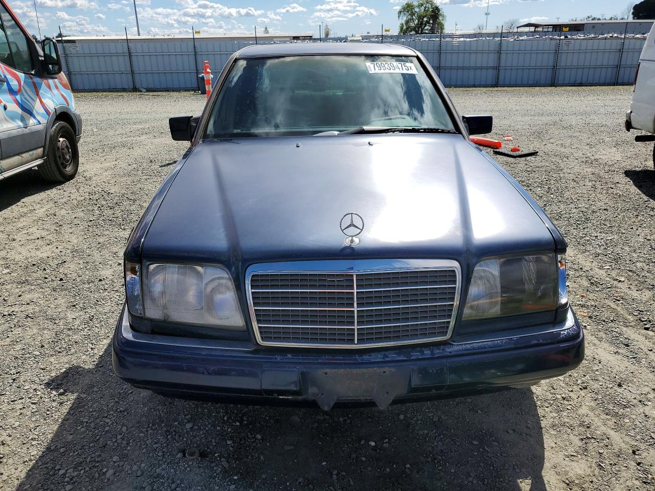 1995 Mercedes-benz E 320 Base Blue vin: WDBEA32E1SC212791
