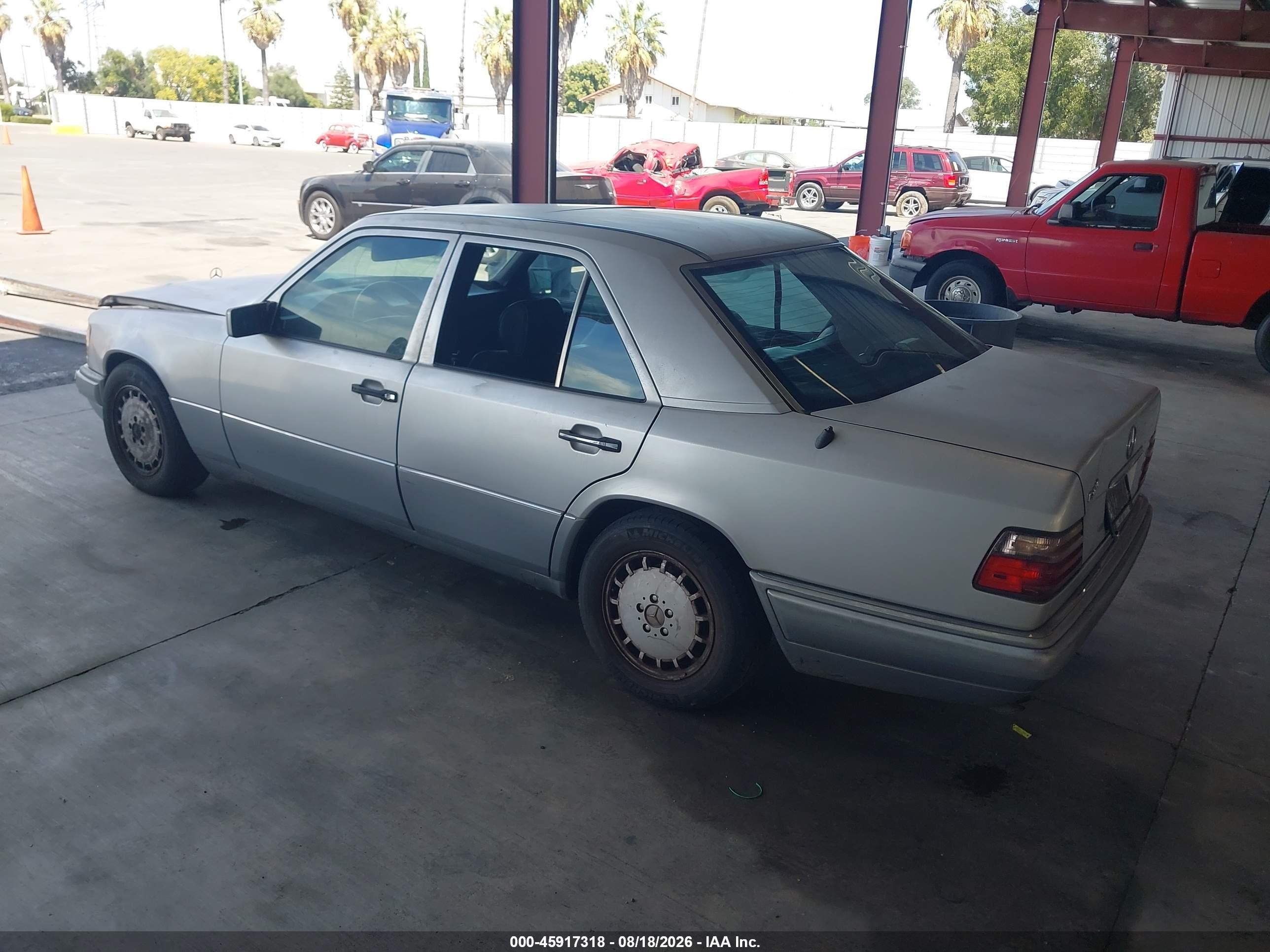 1995 Mercedes-benz E 320 Base/320 Special Silver vin: WDBEA32E1SC261084