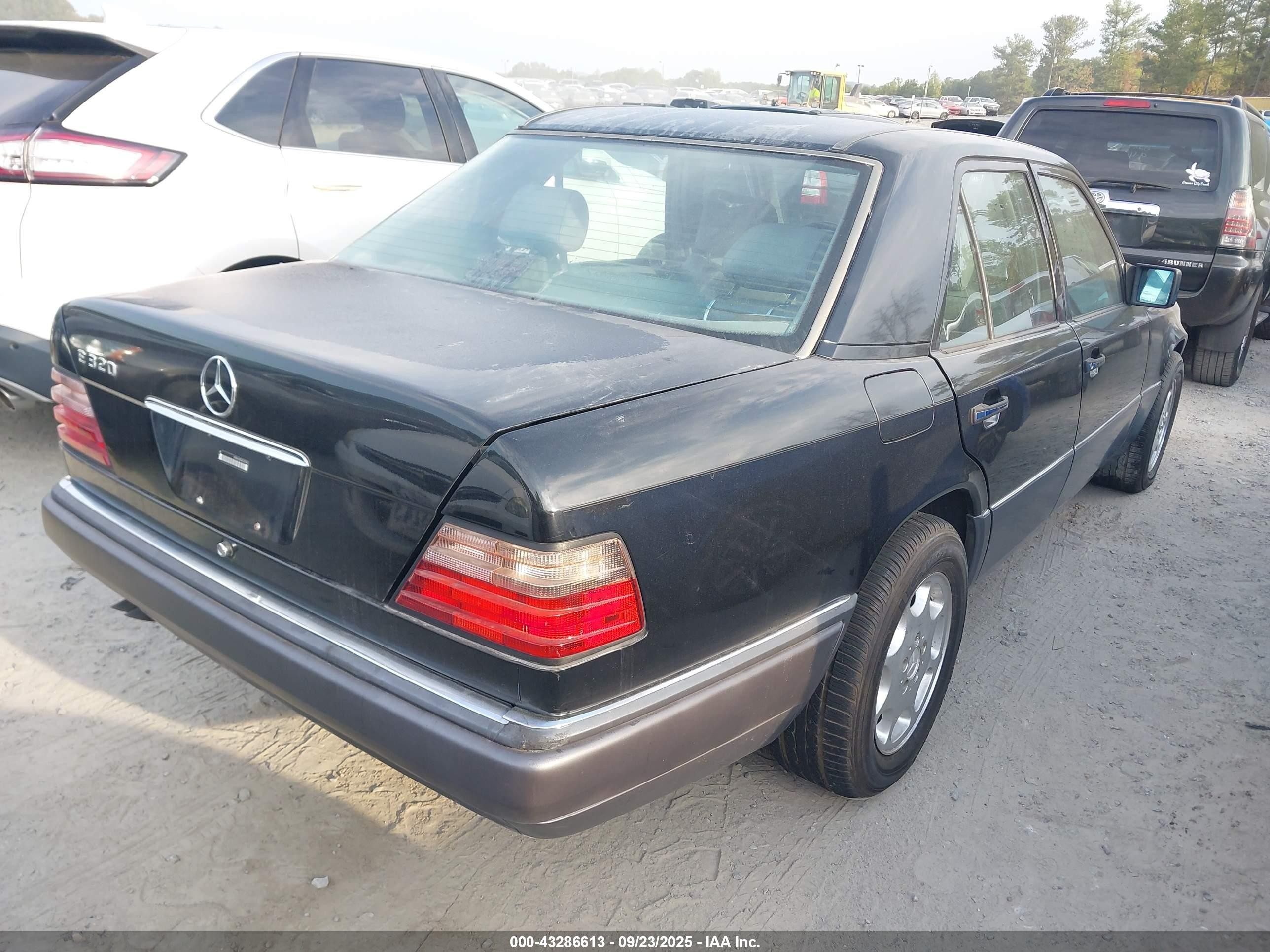 1994 Mercedes-benz E 320 Black vin: WDBEA32E2RC037302