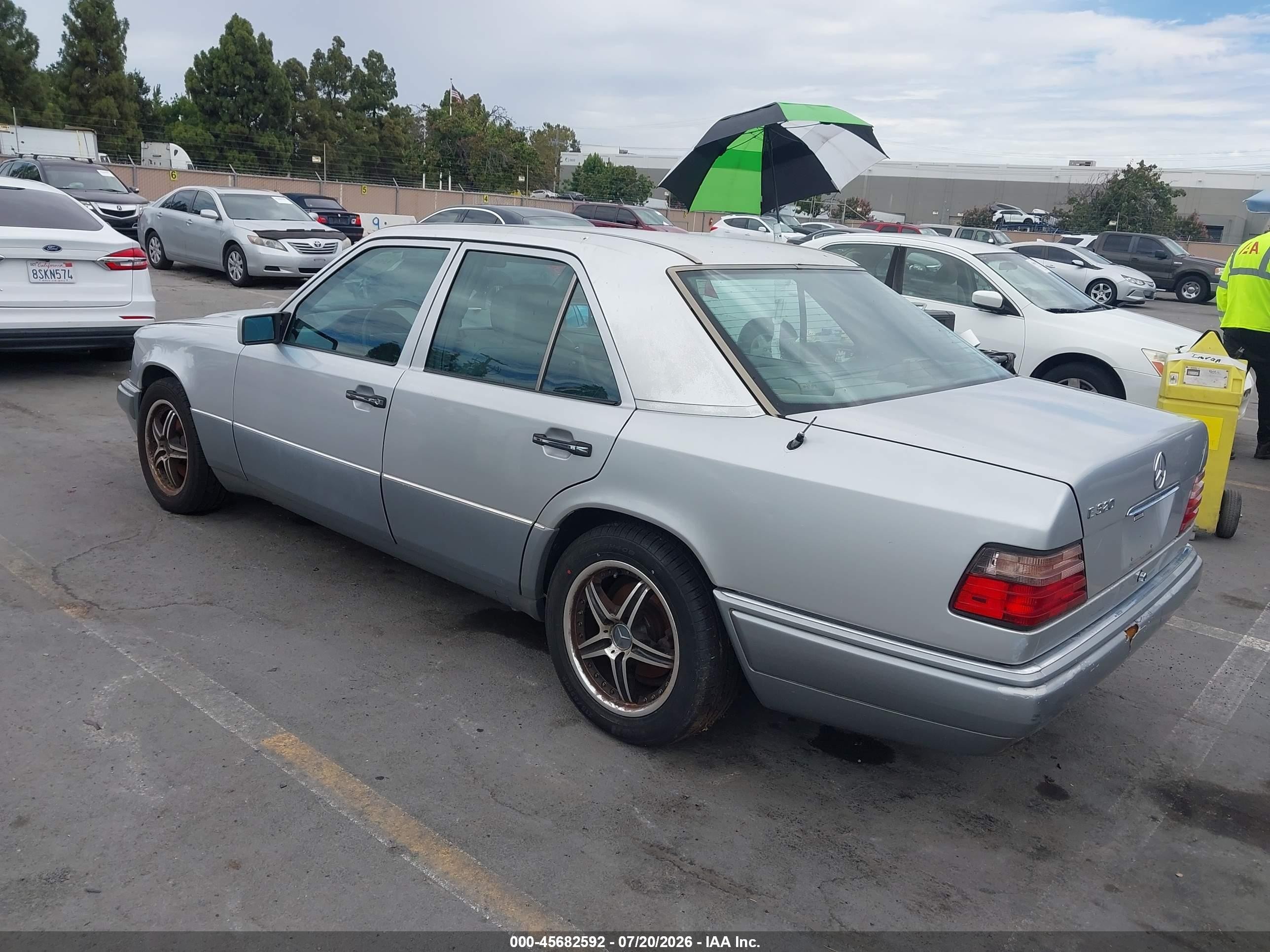 1994 Mercedes-benz E 320 Silver vin: WDBEA32E2RC116808