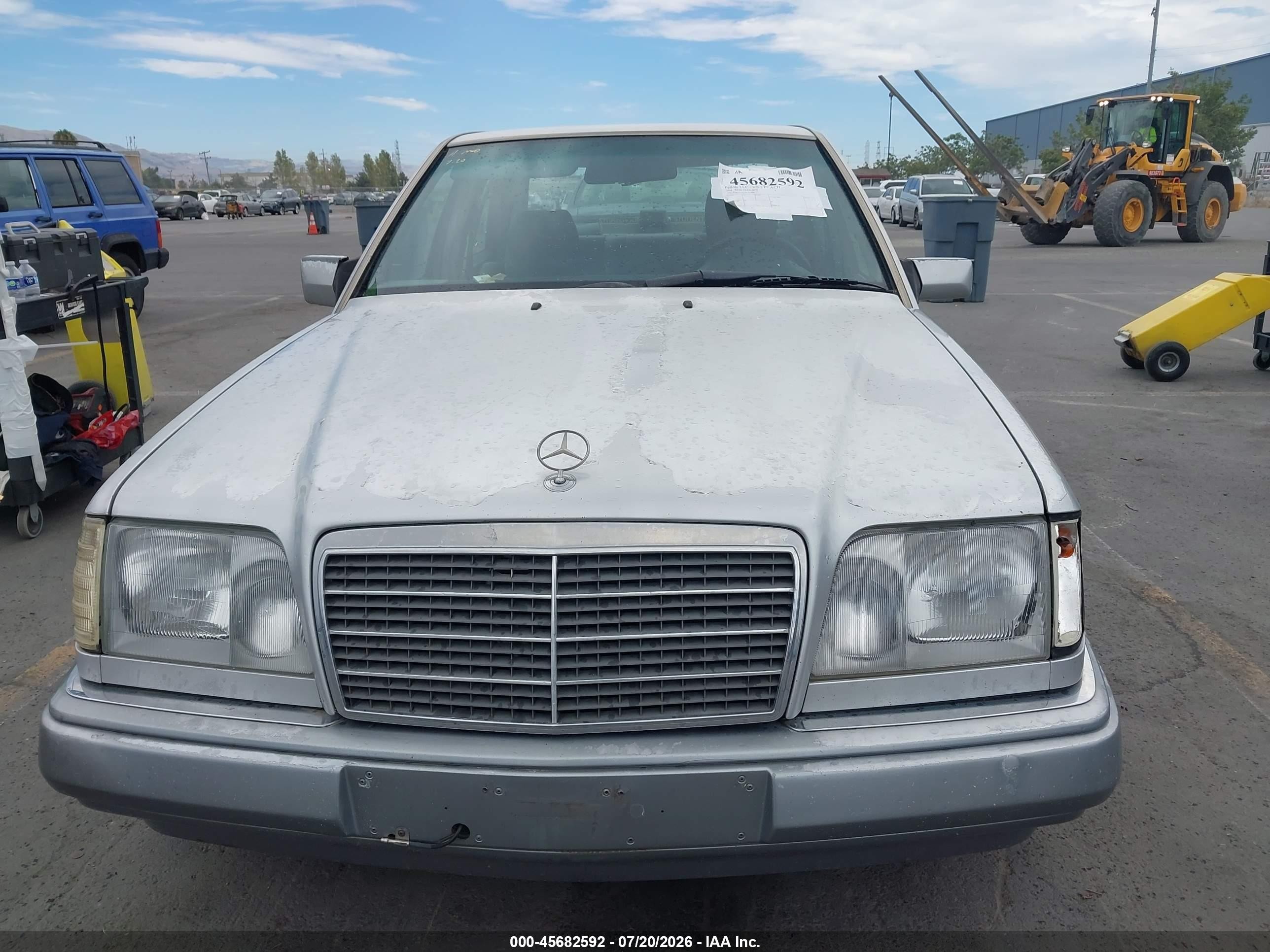 1994 Mercedes-benz E 320 Silver vin: WDBEA32E2RC116808