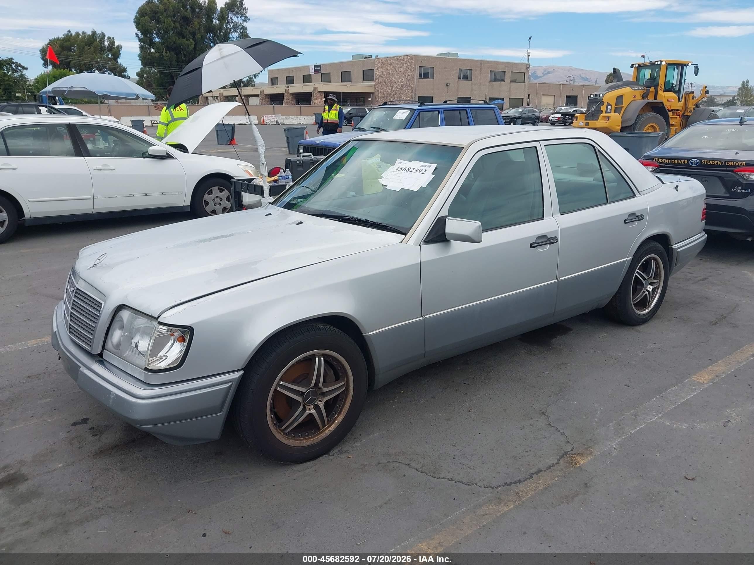 1994 Mercedes-benz E 320 Silver vin: WDBEA32E2RC116808