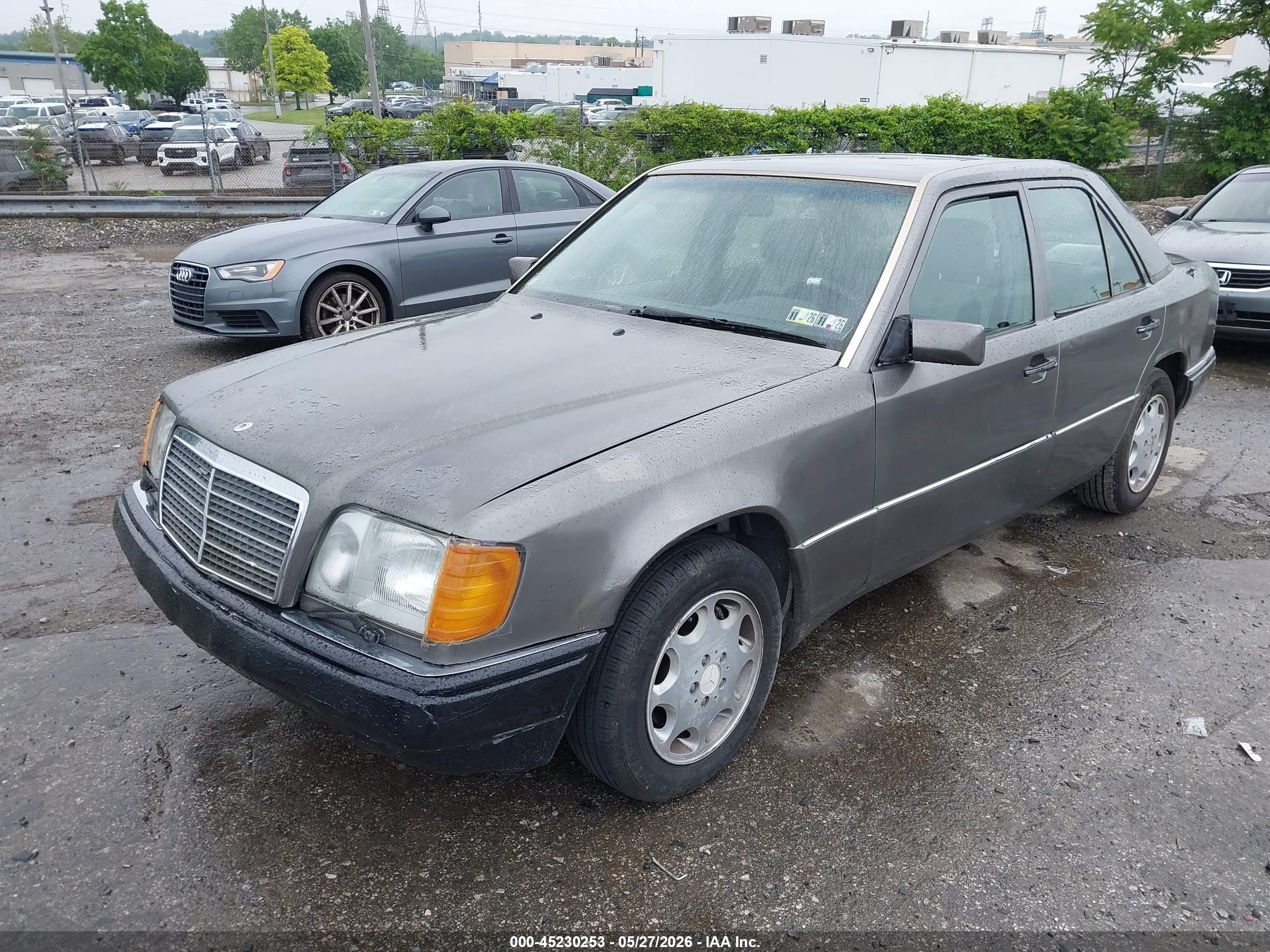 1994 Mercedes-benz E 320 Серый vin: WDBEA32E2RC133379