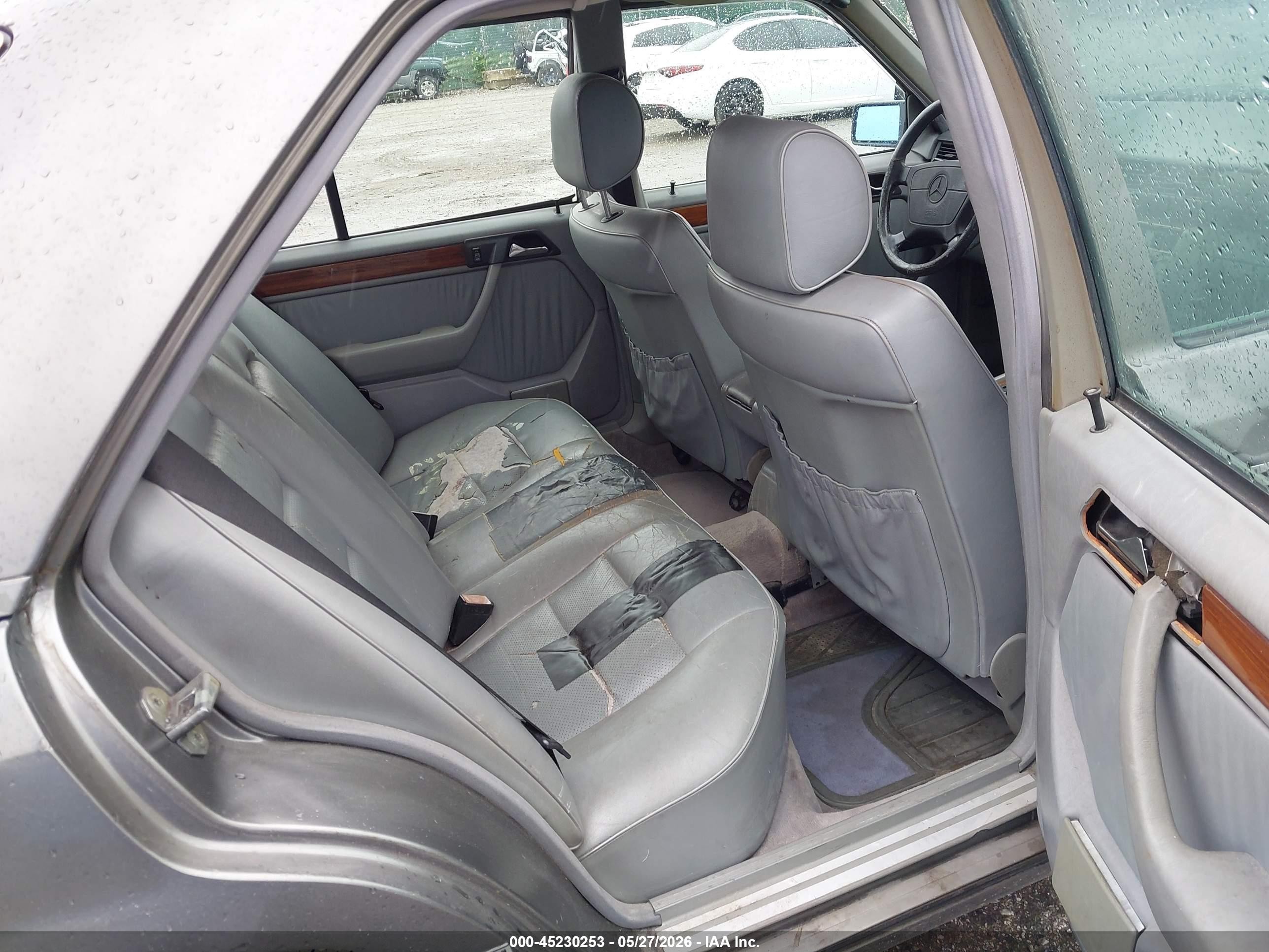 1994 Mercedes-benz E 320 Серый vin: WDBEA32E2RC133379