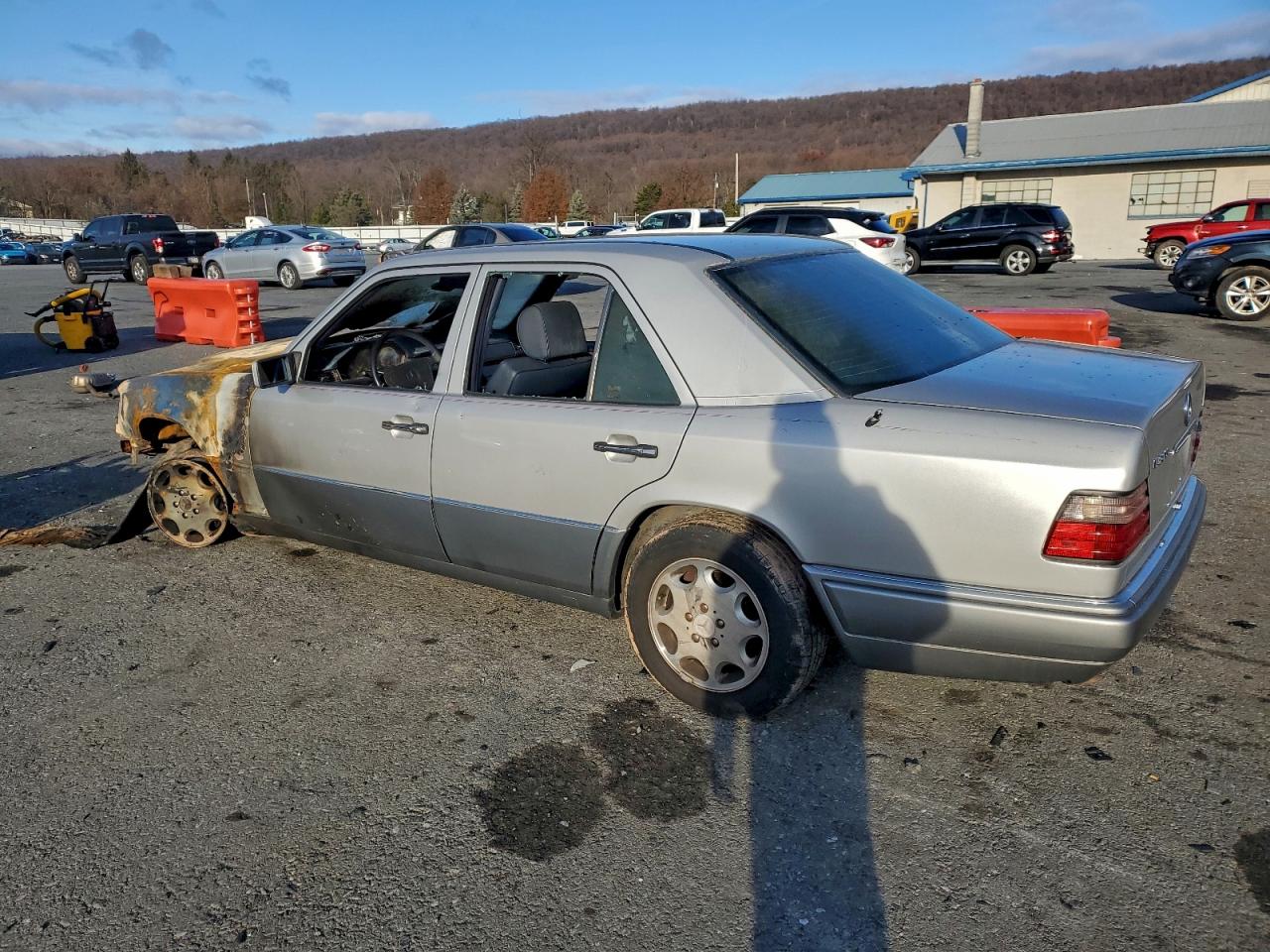 1995 Mercedes-benz E 320 Base Silver vin: WDBEA32E2SC205820