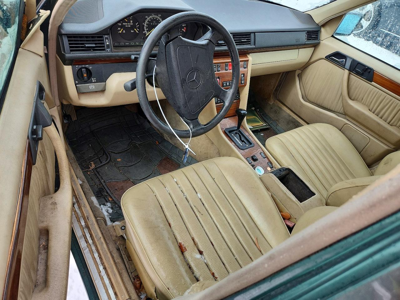 1995 Mercedes-benz E 320 Base Green vin: WDBEA32E2SC247405