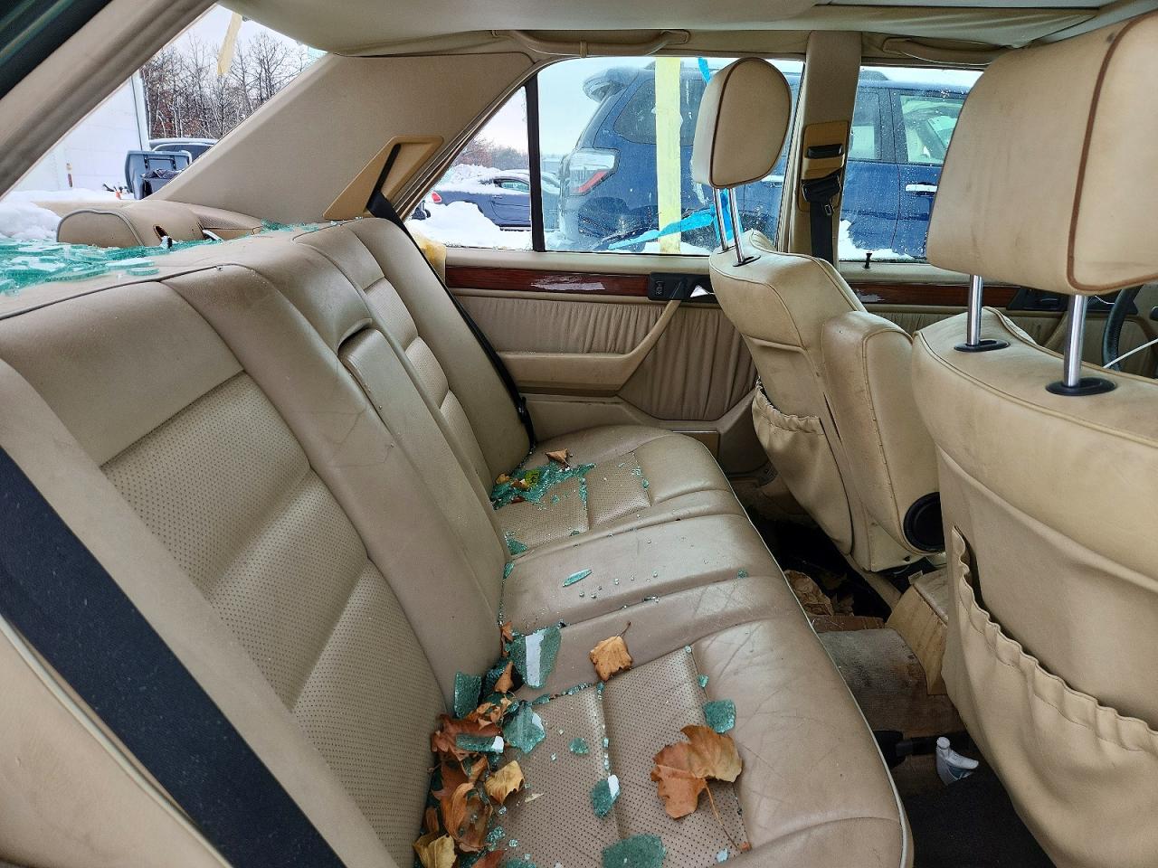 1995 Mercedes-benz E 320 Base Green vin: WDBEA32E2SC247405