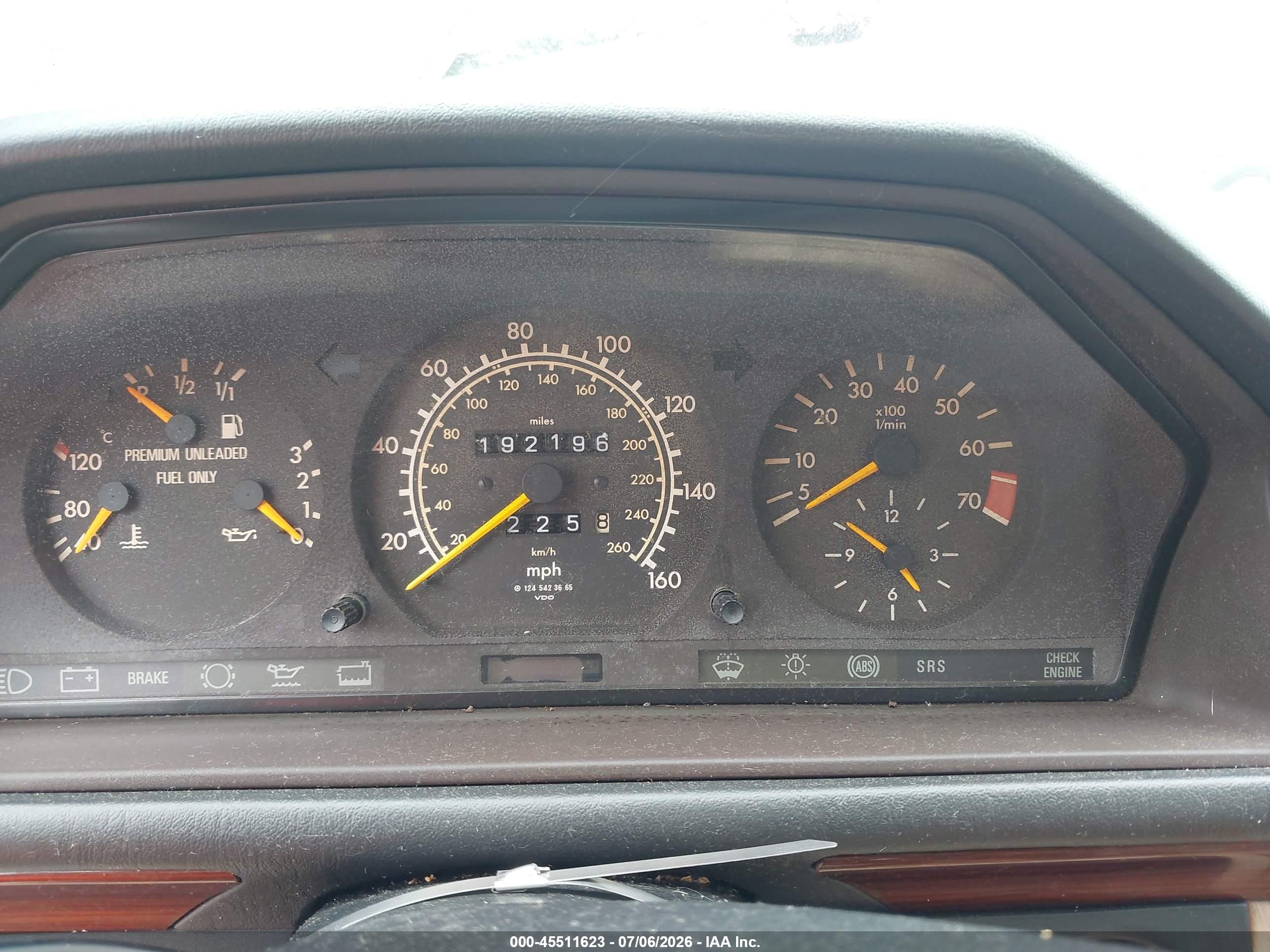 1995 Mercedes-benz E 320 Base/320 Special Beige vin: WDBEA32E2SC258288