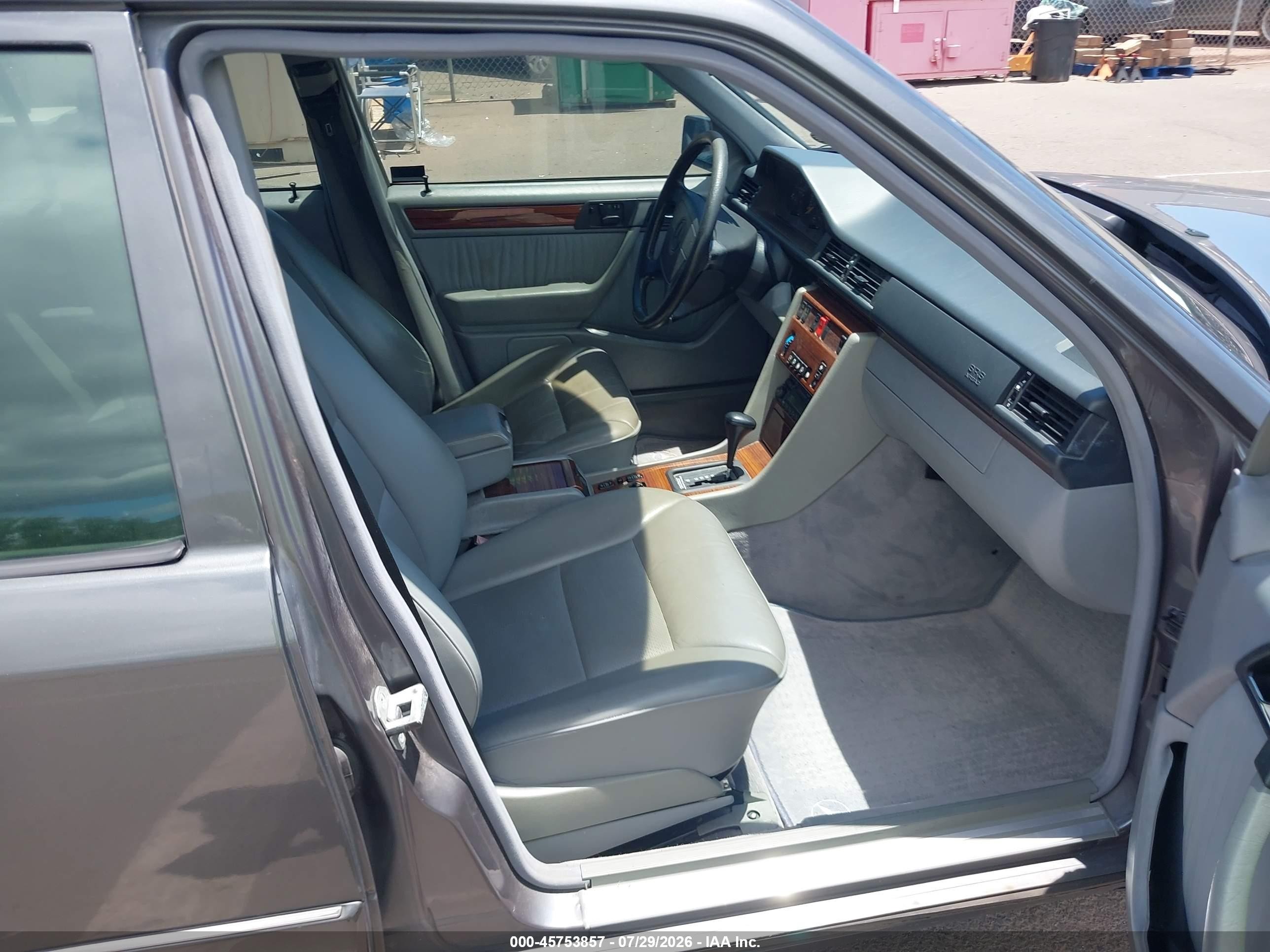 1995 Mercedes-benz E 320 Base/320 Special Gray vin: WDBEA32E2SC262924