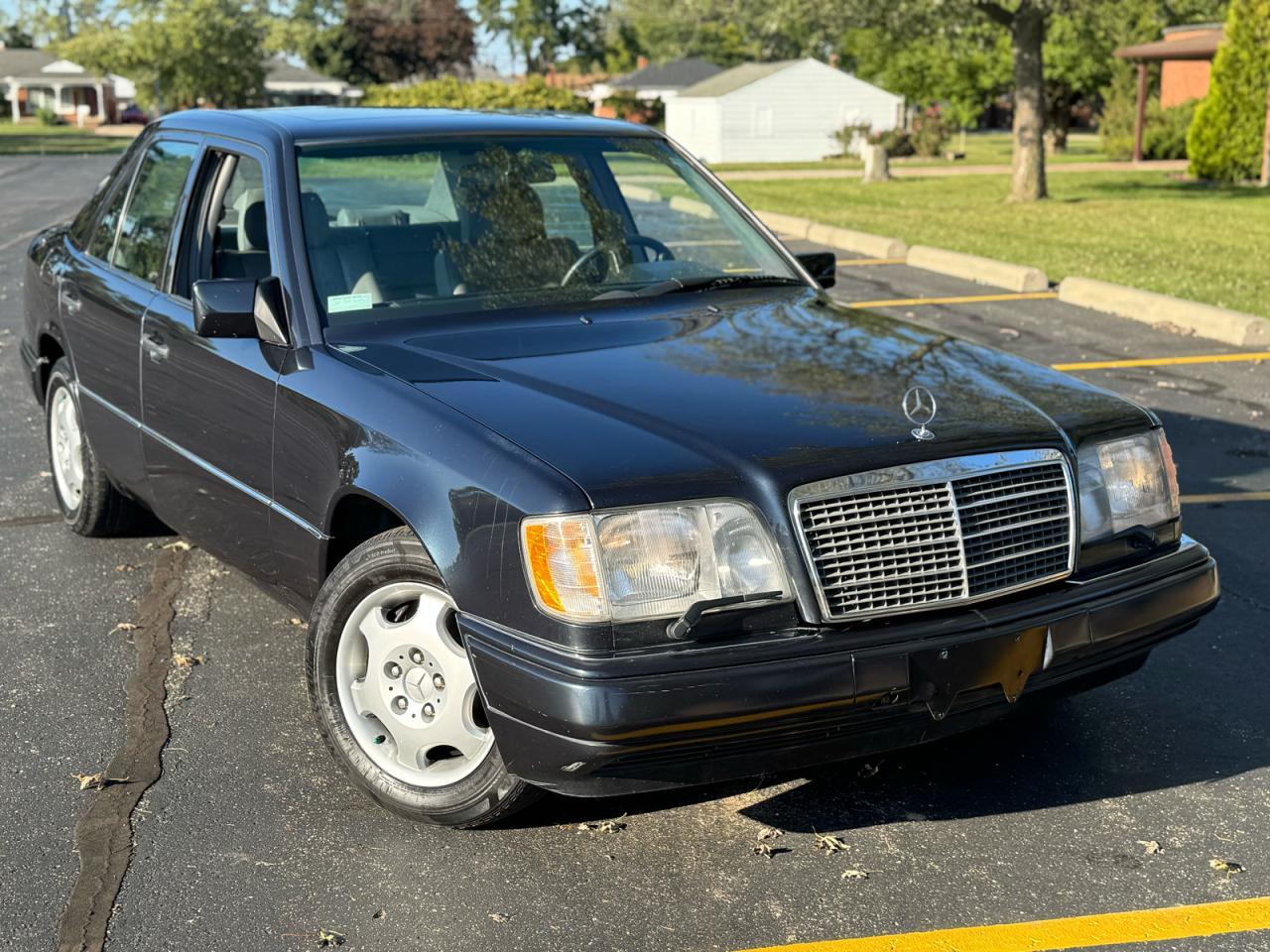 1995 Mercedes-benz E 320 Base Blue vin: WDBEA32E2SC266939