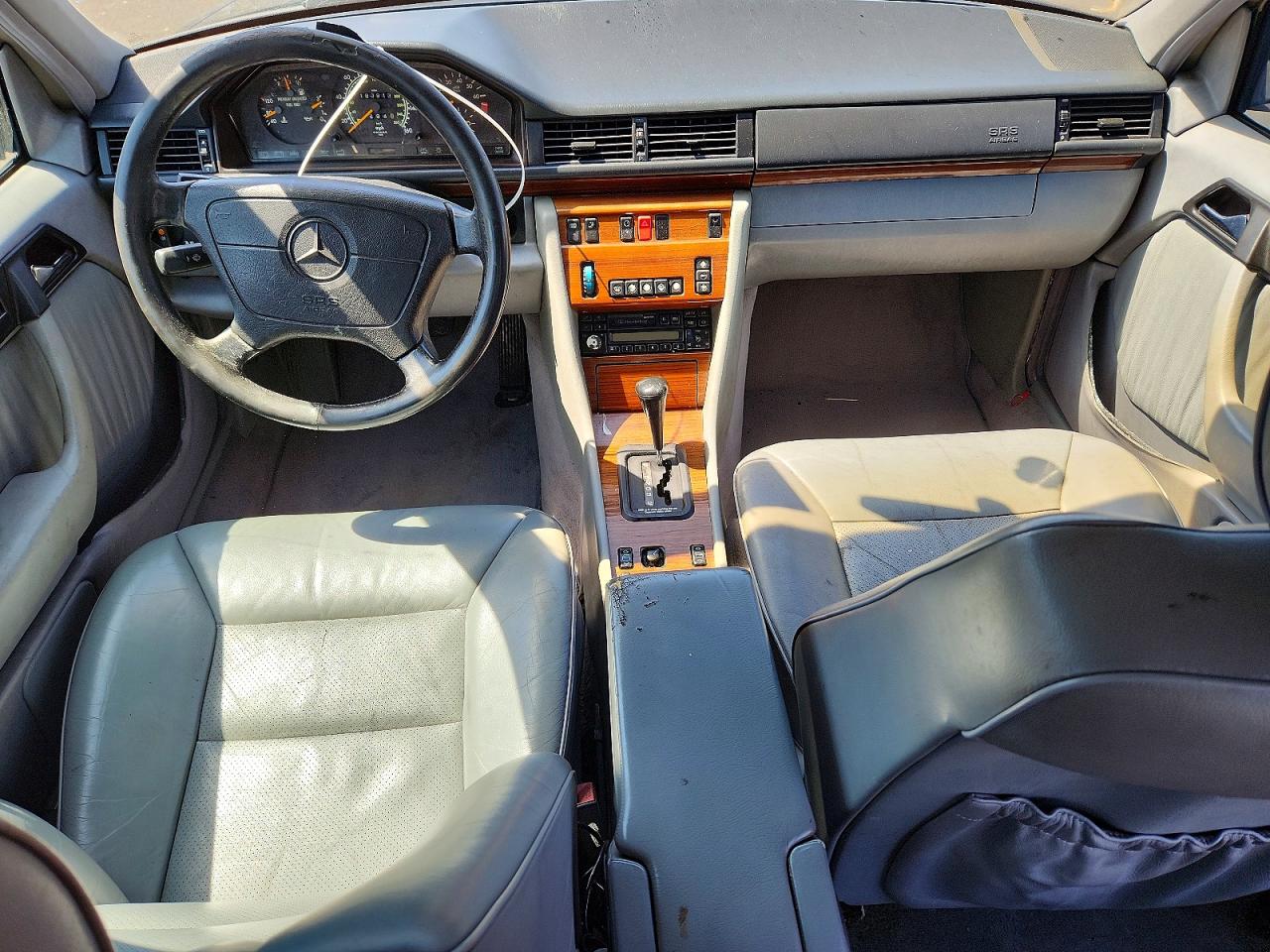 1995 Mercedes-benz E 320 Base Угольный vin: WDBEA32E3SC161357