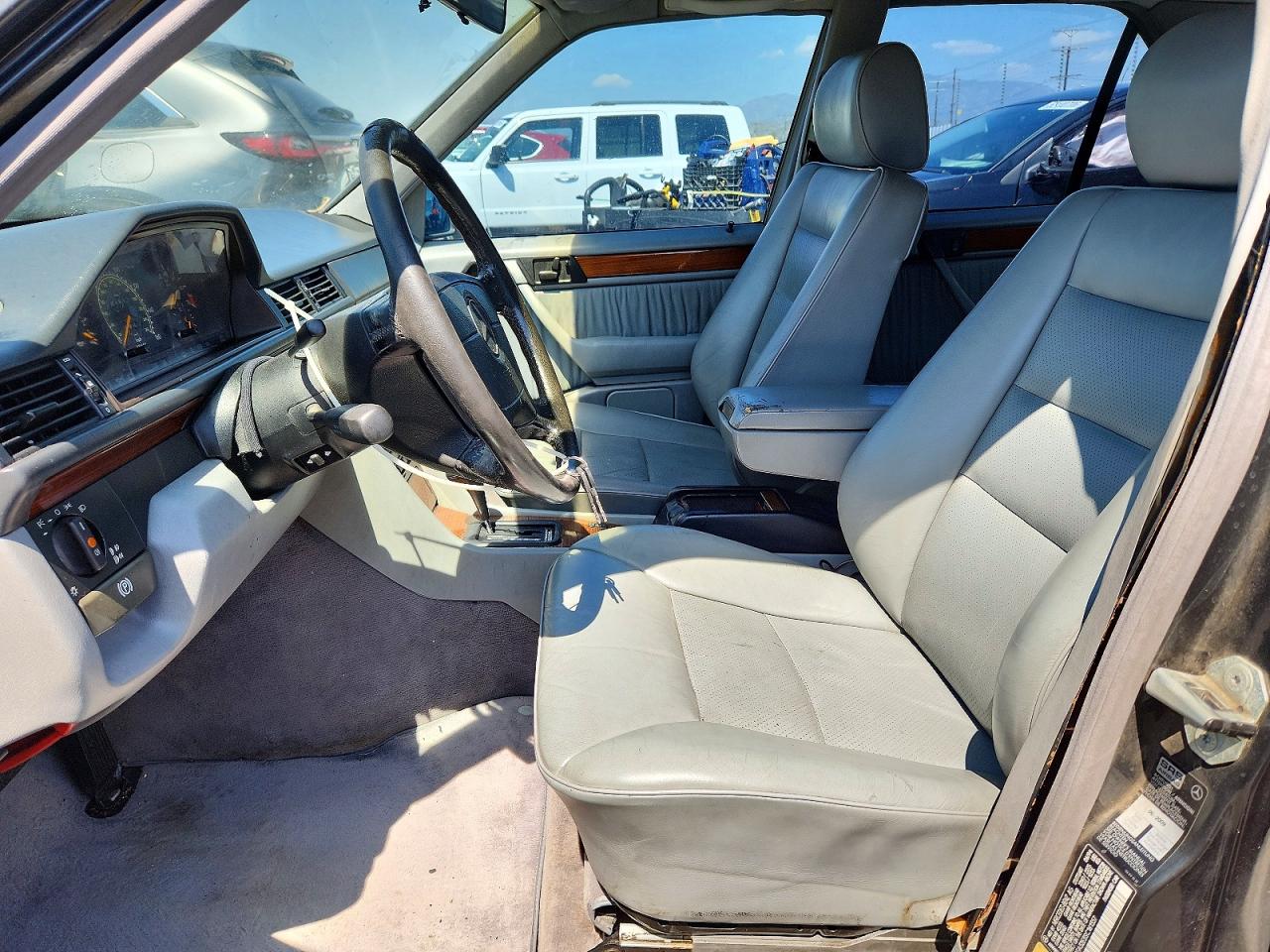 1995 Mercedes-benz E 320 Base Угольный vin: WDBEA32E3SC161357
