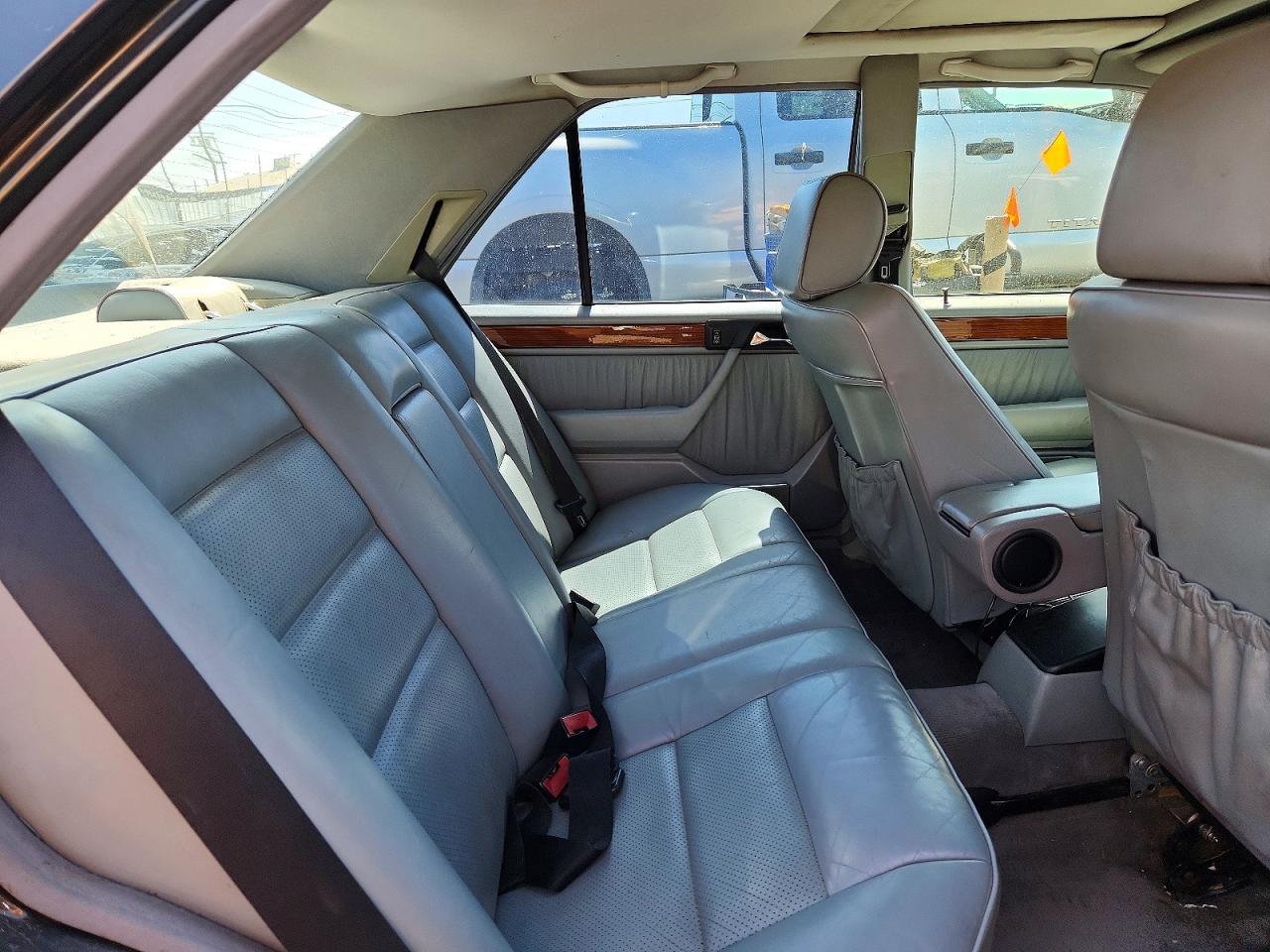 1995 Mercedes-benz E 320 Base Угольный vin: WDBEA32E3SC161357