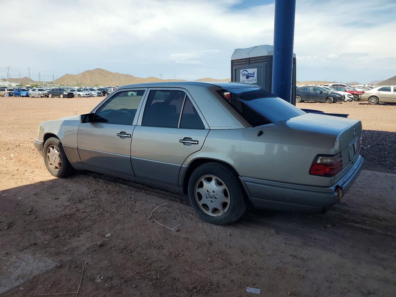 1995 Mercedes-benz E 320 Base Tan vin: WDBEA32E3SC173248