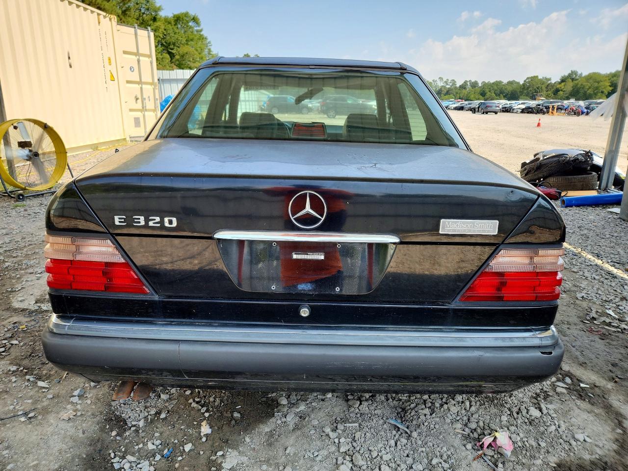 1995 Mercedes-benz E 320 Base Black vin: WDBEA32E4SC207553