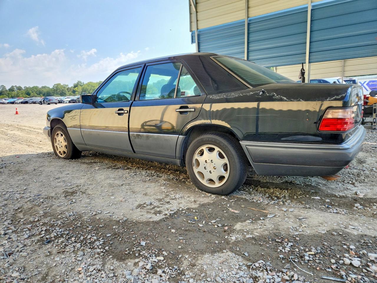 1995 Mercedes-benz E 320 Base Black vin: WDBEA32E4SC207553