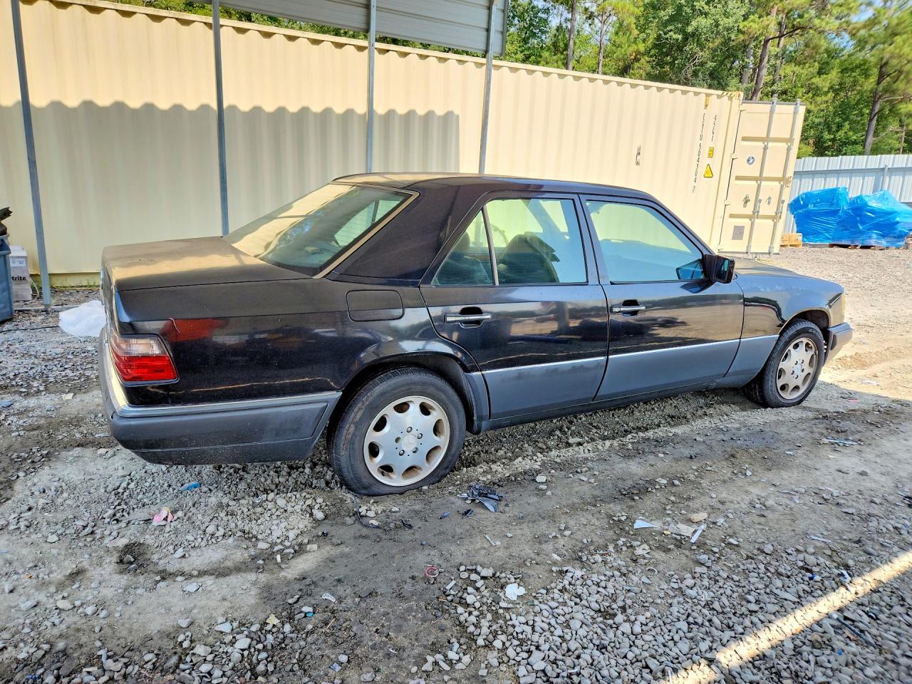 1995 Mercedes-benz E 320 Base Black vin: WDBEA32E4SC207553