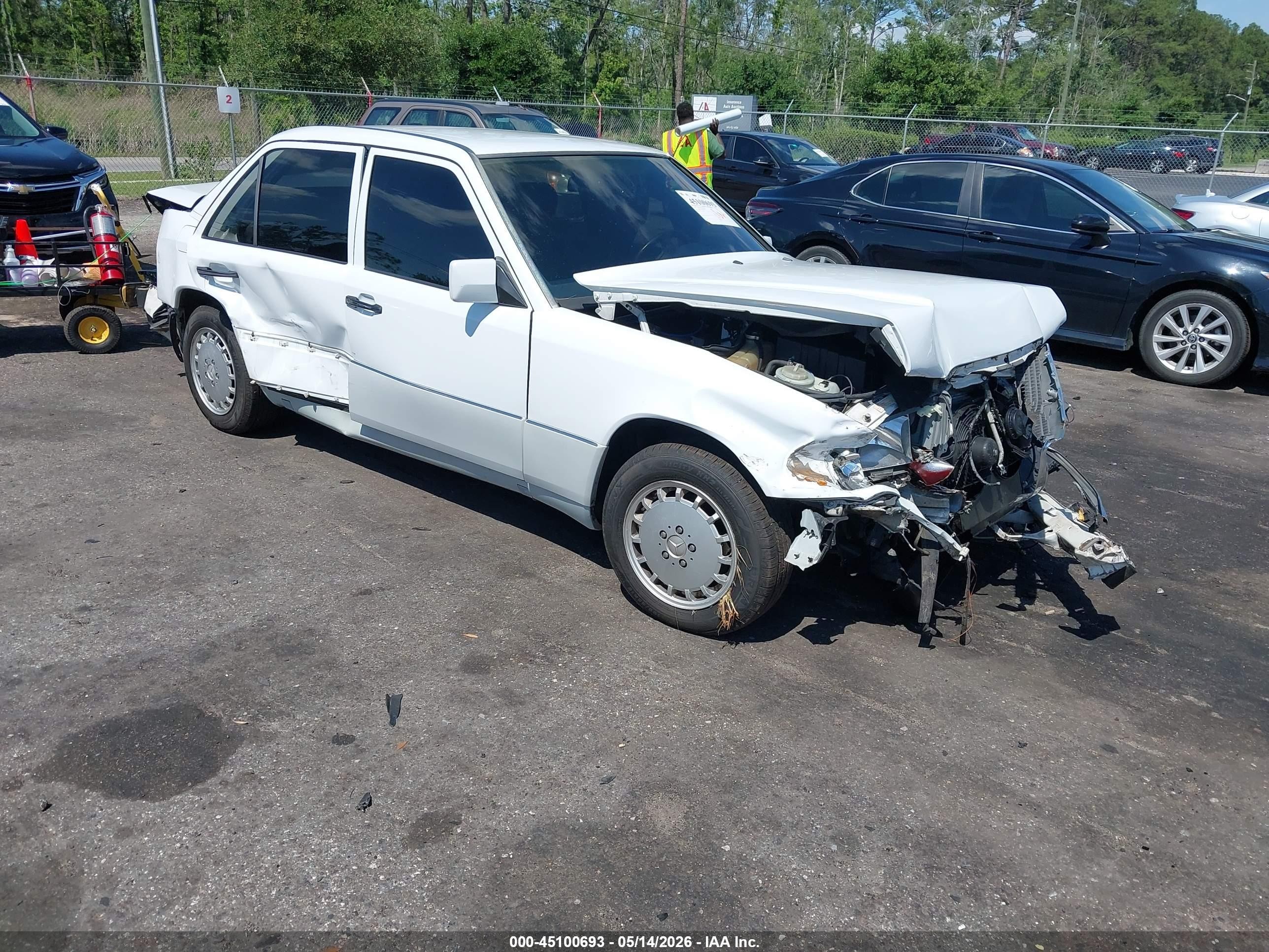 1993 Mercedes-benz 300 E White vin: WDBEA32E5PB964233