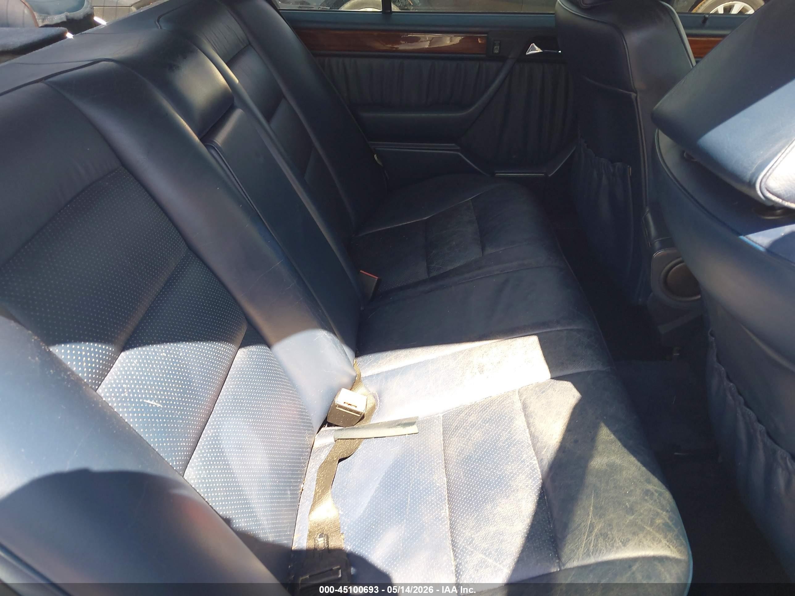 1993 Mercedes-benz 300 E White vin: WDBEA32E5PB964233
