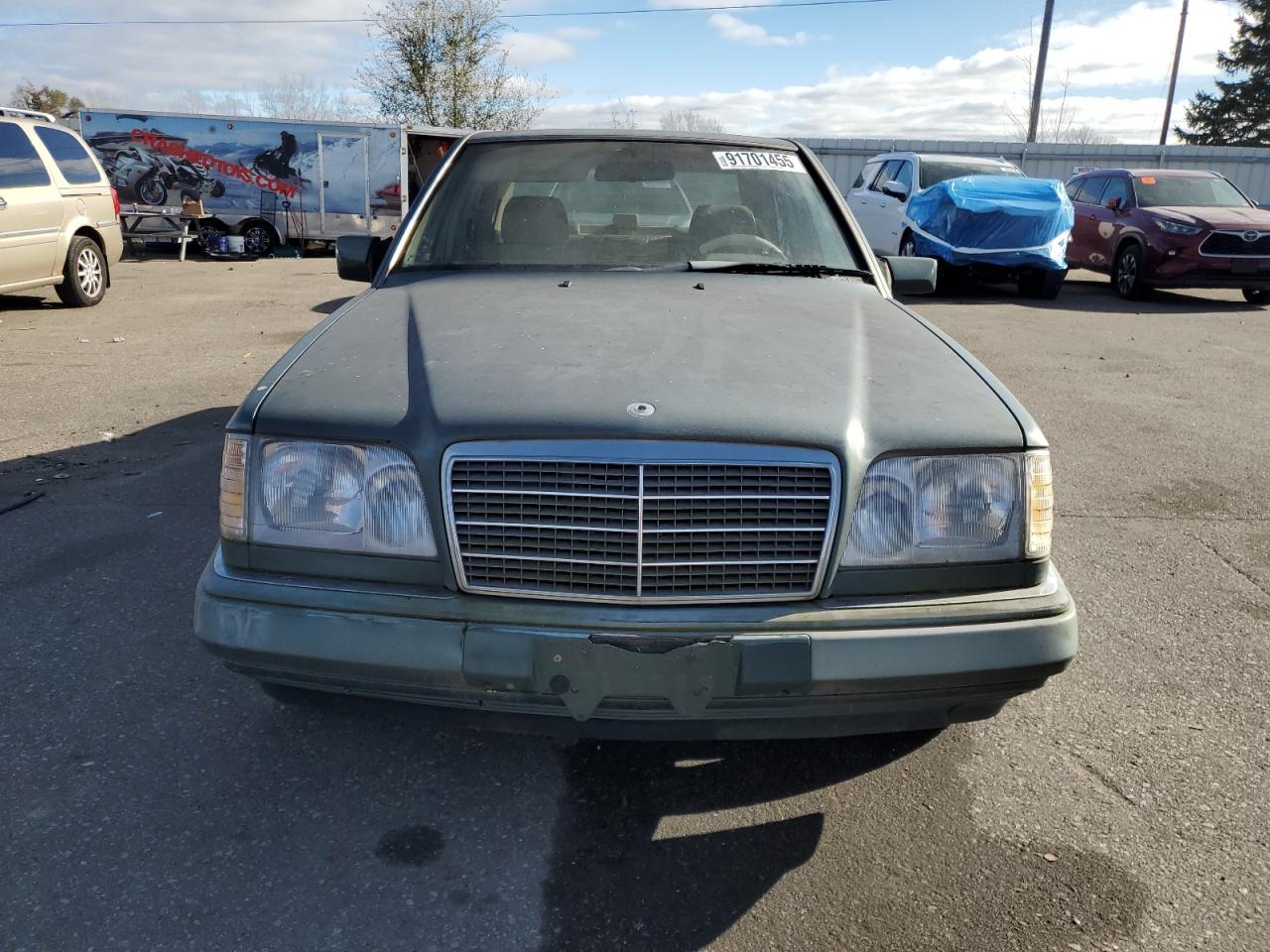 1995 Mercedes-benz E 320 Base Green vin: WDBEA32E5SC158265