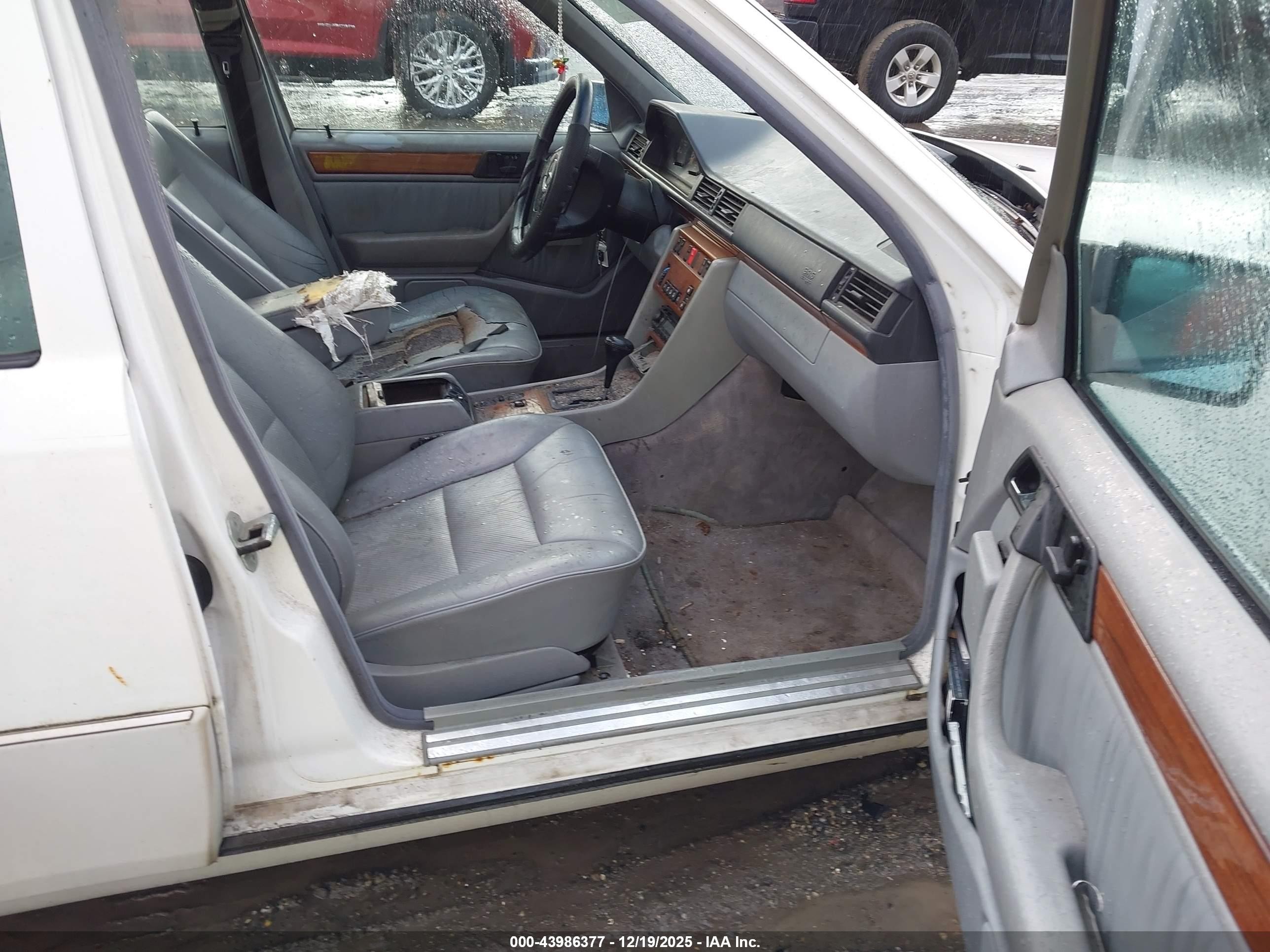 1994 Mercedes-benz E 320 Белый vin: WDBEA32E6RC146667
