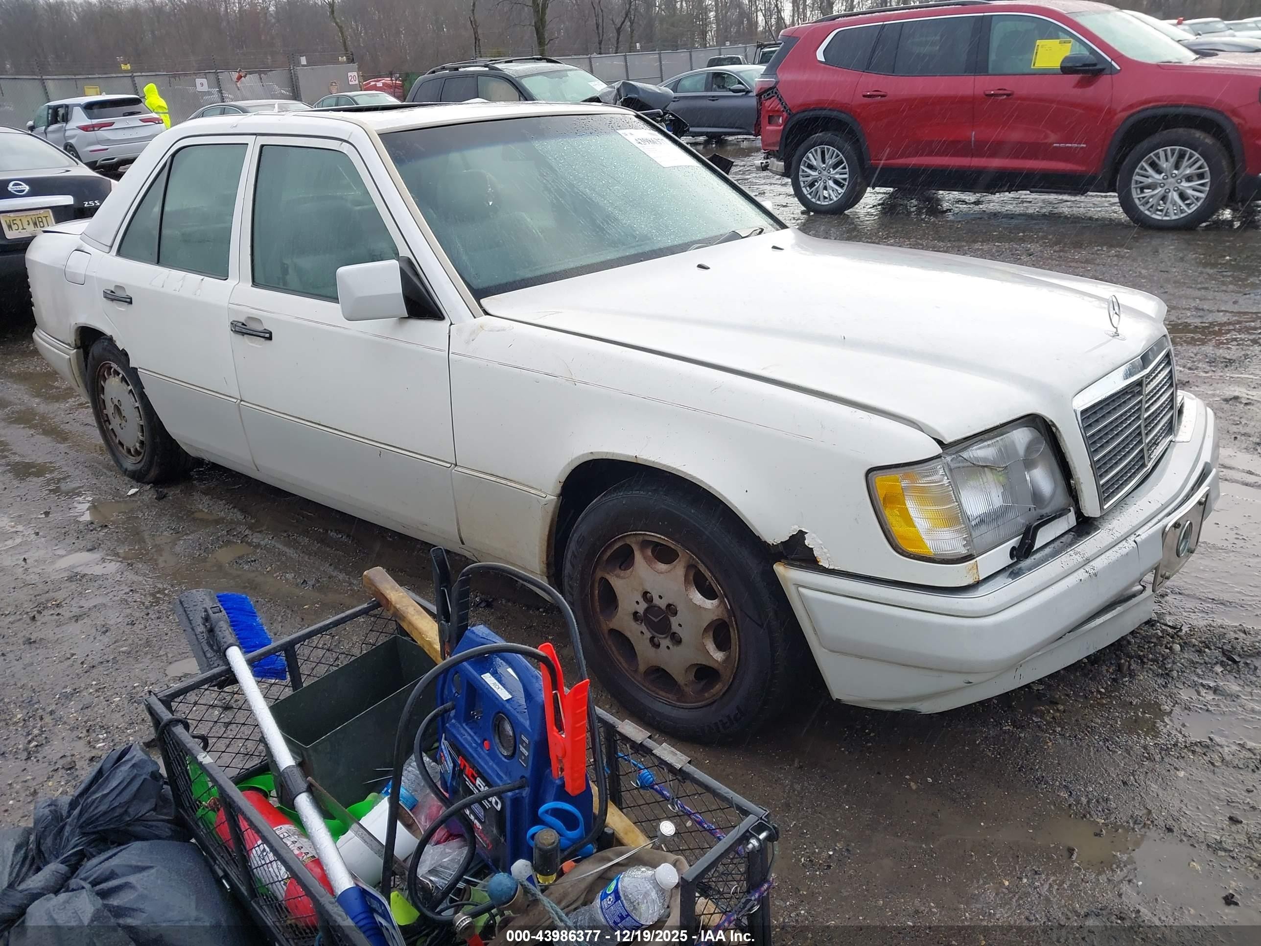 1994 Mercedes-benz E 320 White vin: WDBEA32E6RC146667