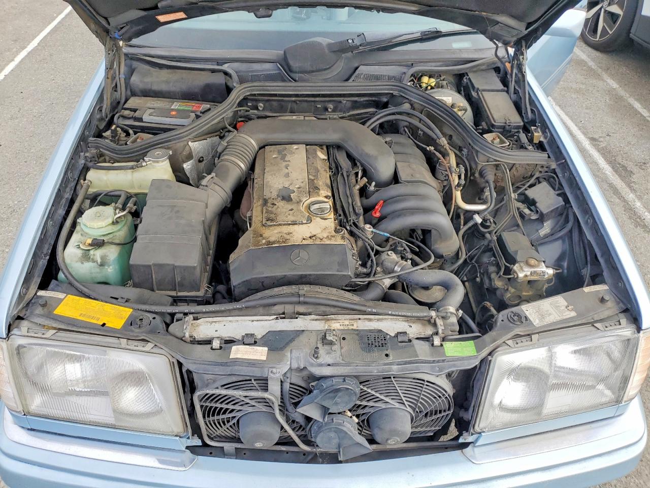 1995 Mercedes-benz E 320 Base Blue vin: WDBEA32E6SC241686