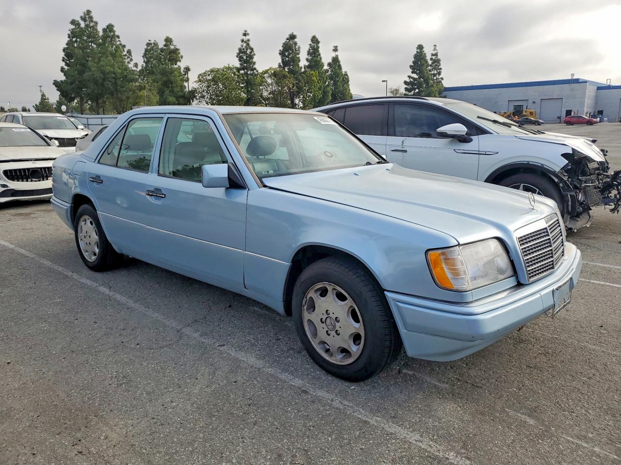 1995 Mercedes-benz E 320 Base Blue vin: WDBEA32E6SC241686