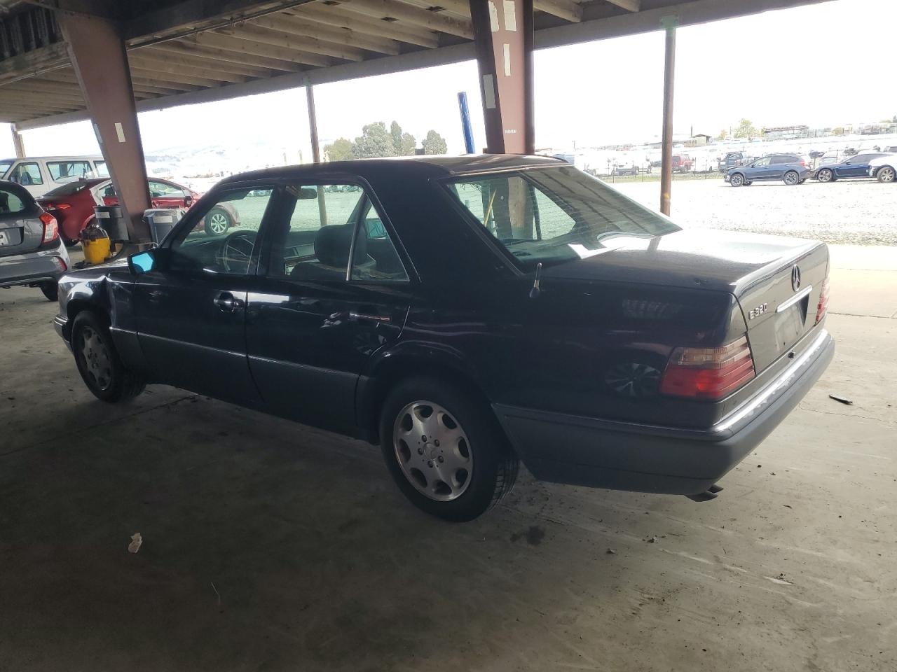 1995 Mercedes-benz E 320 Base Black vin: WDBEA32E7SC219423
