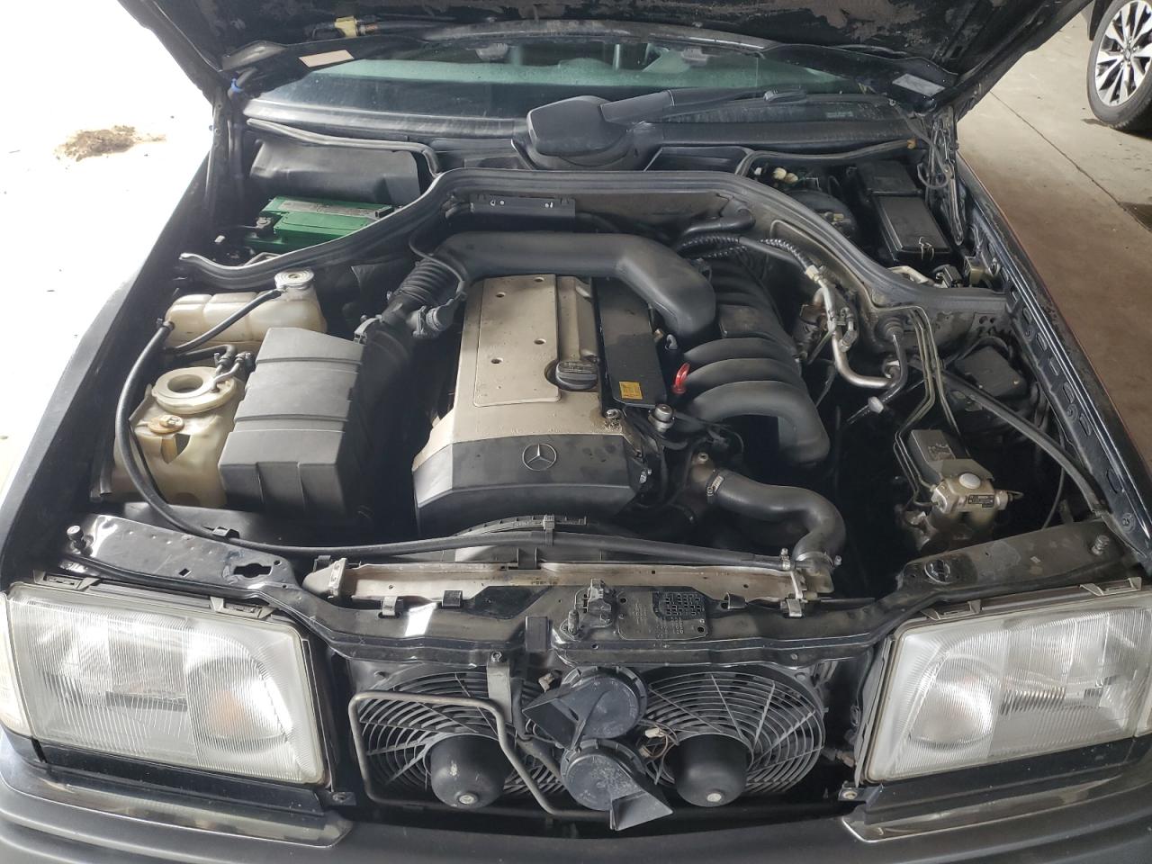 1995 Mercedes-benz E 320 Base Black vin: WDBEA32E7SC219423