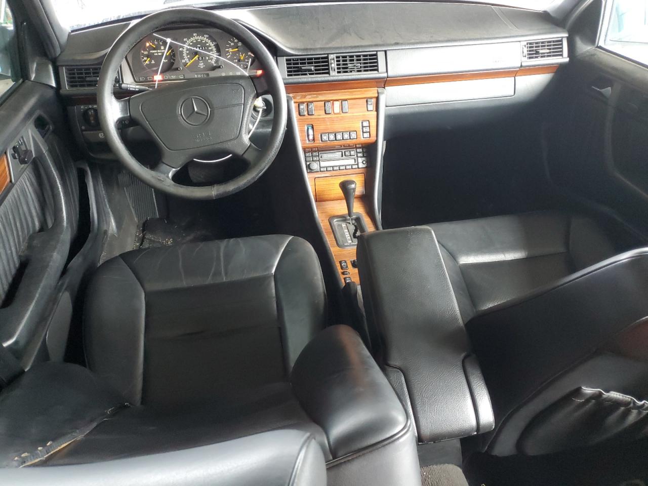 1995 Mercedes-benz E 320 Base Black vin: WDBEA32E7SC219423
