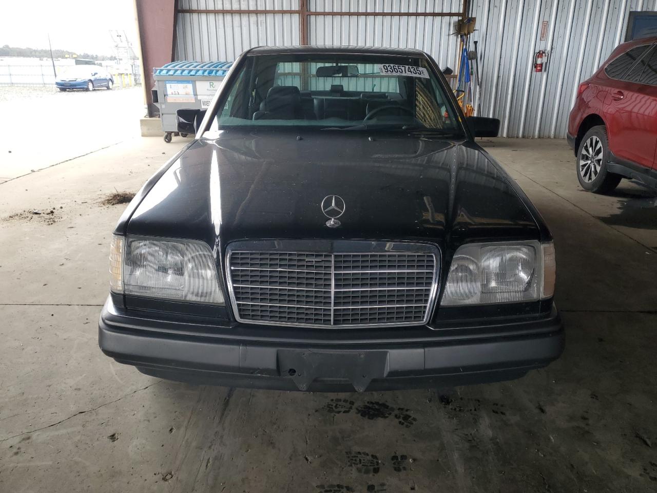 1995 Mercedes-benz E 320 Base Black vin: WDBEA32E7SC219423