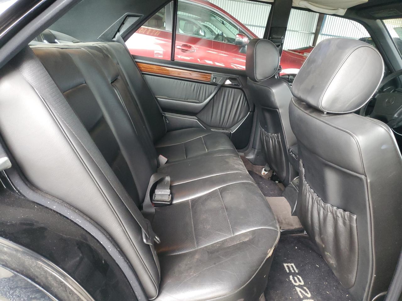 1995 Mercedes-benz E 320 Base Black vin: WDBEA32E7SC219423