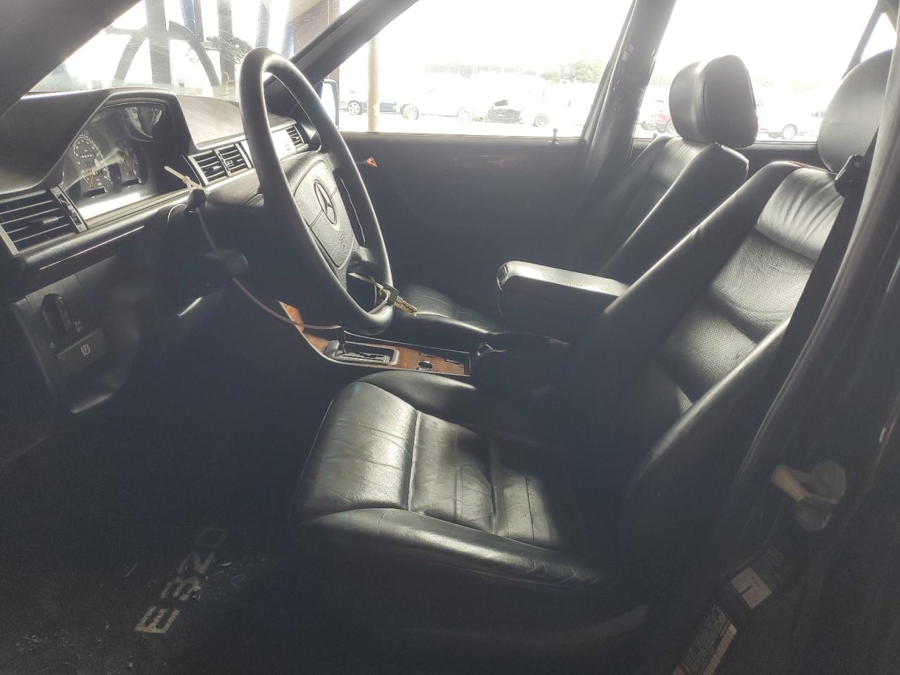 1995 Mercedes-benz E 320 Base Black vin: WDBEA32E7SC219423