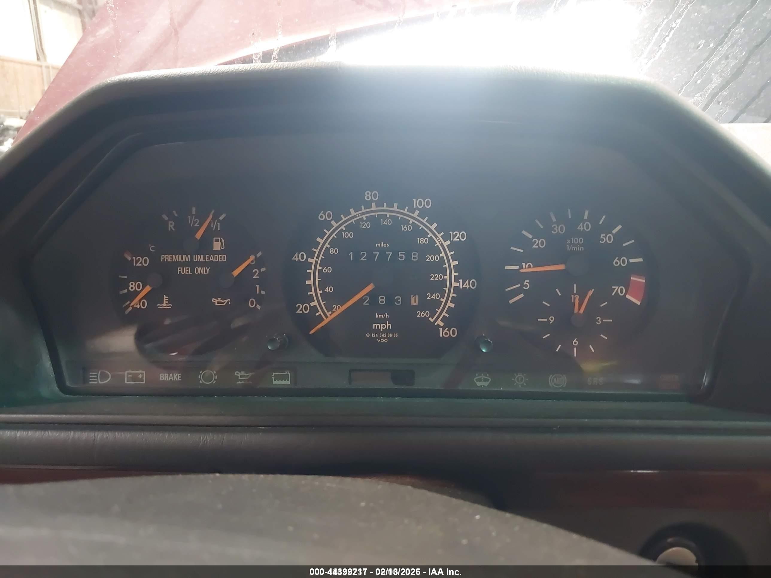 1995 Mercedes-benz E 320 Base/320 Special Red vin: WDBEA32E8SC168207