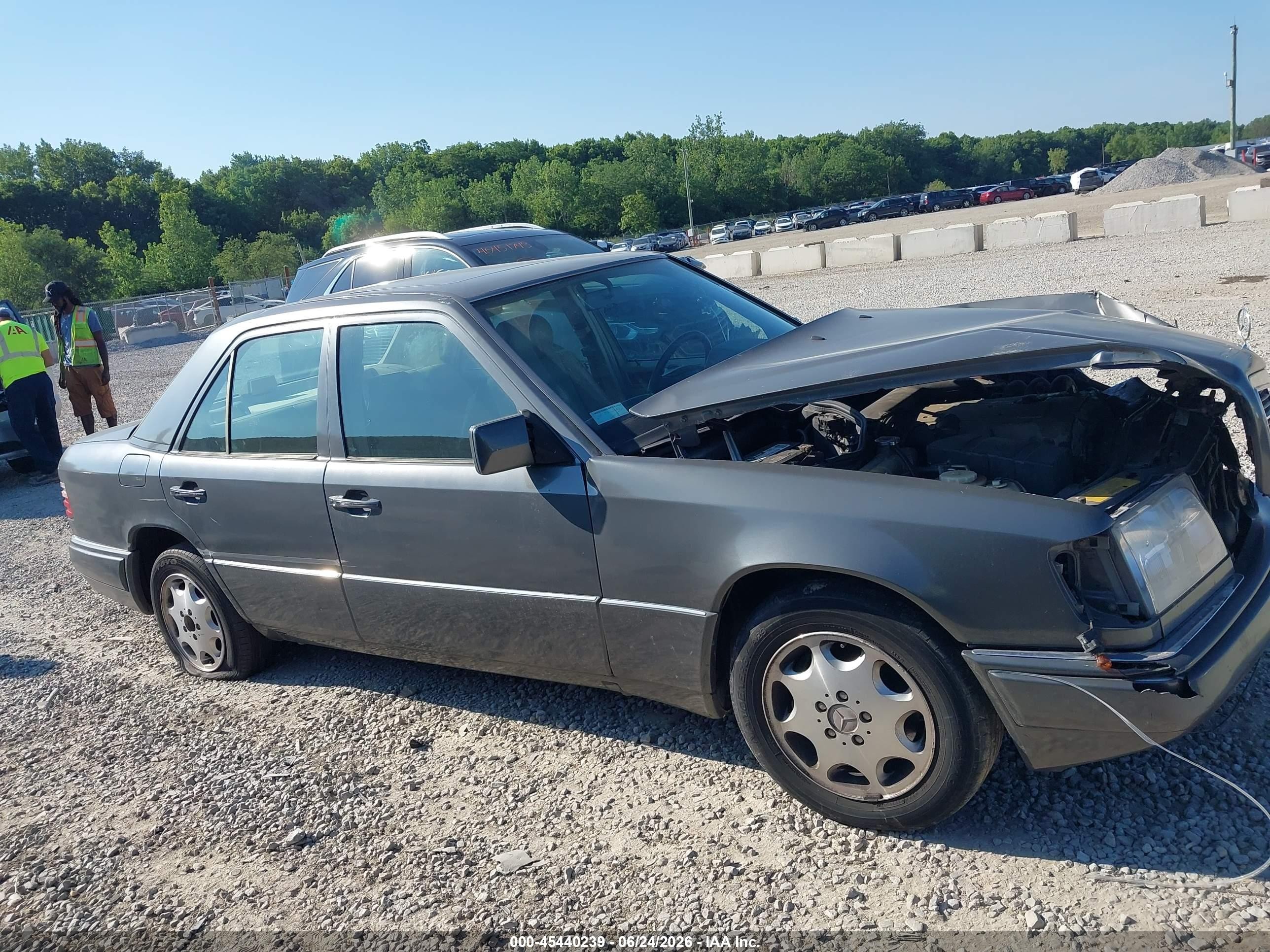 1995 Mercedes-benz E 320 Base/320 Special Gray vin: WDBEA32E8SC205241