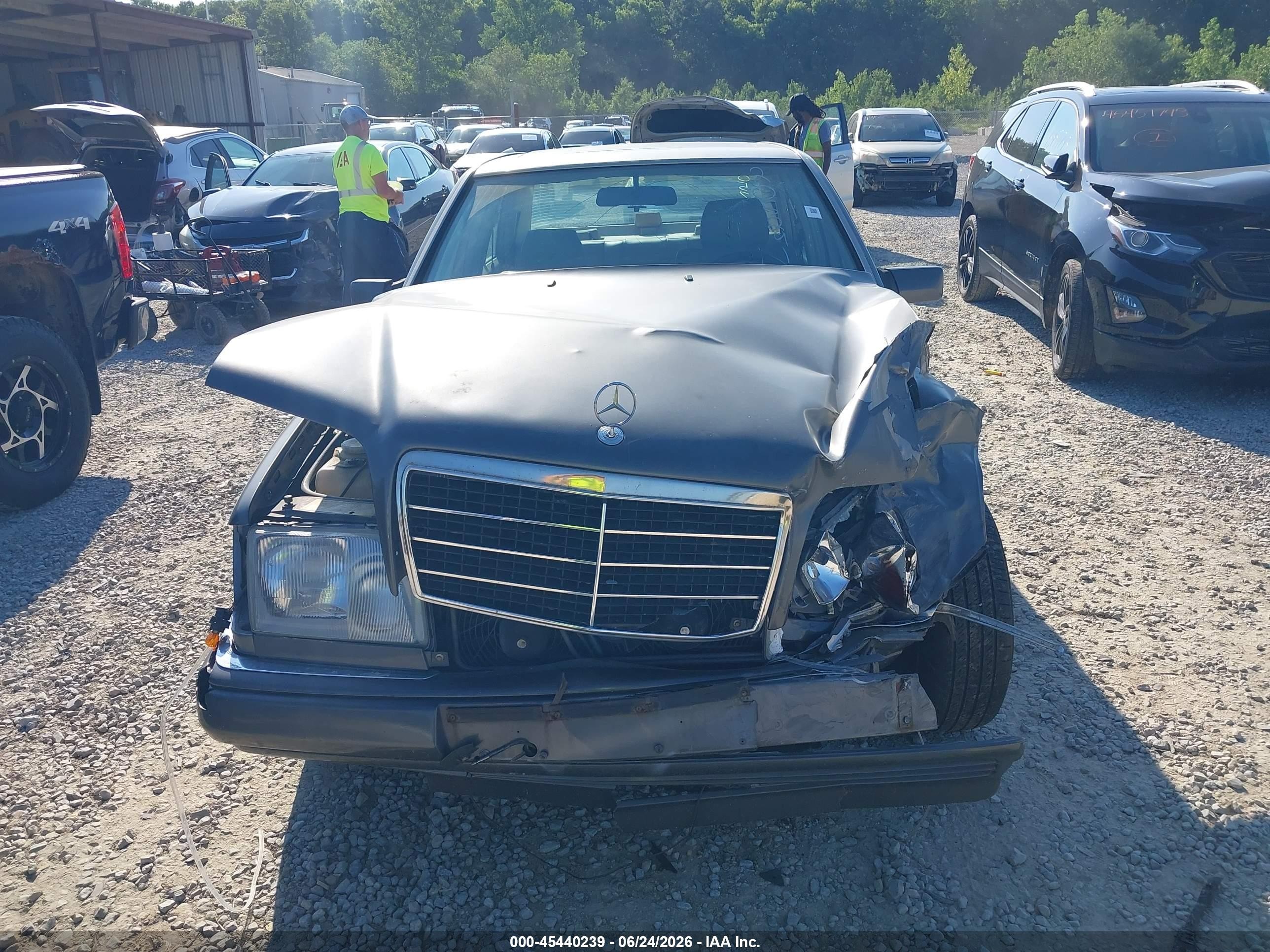 1995 Mercedes-benz E 320 Base/320 Special Gray vin: WDBEA32E8SC205241